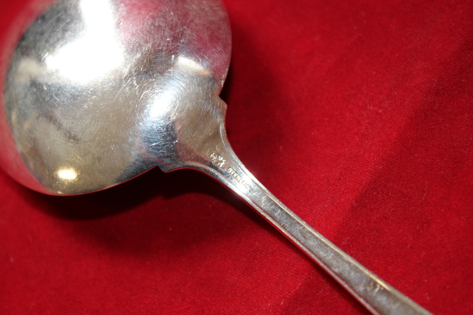 Whiting Mfg Co. Lady Baltimore 6 1/4″ Round Bowl Soup Spoon “M” Mono (1910) 35g