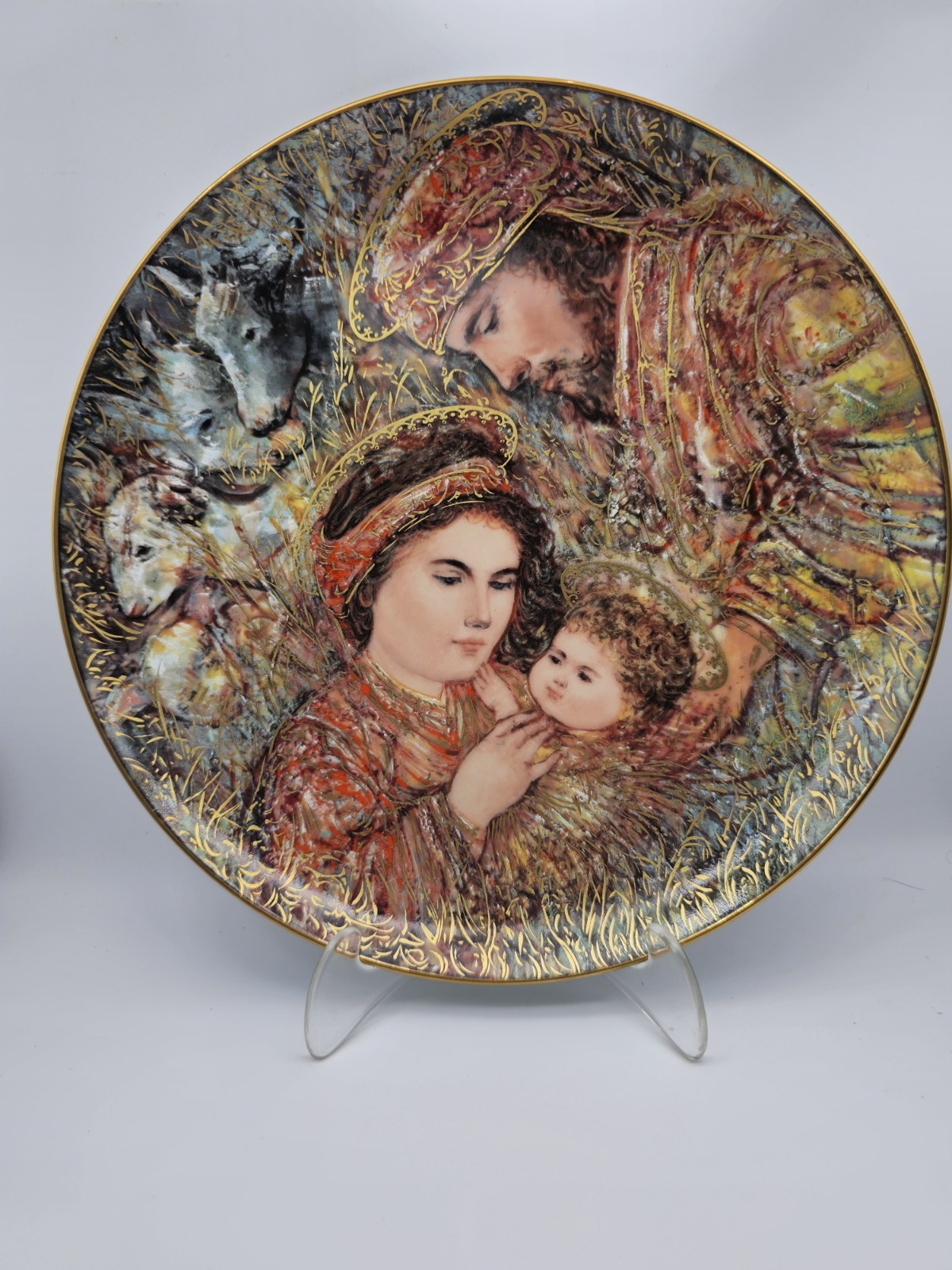 Knowles 1990 Edna Hibel Christmas Plate, Bradex No. 84-K41-15.6 The Nativity