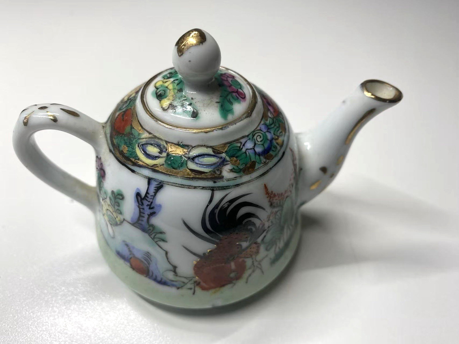 Republic of China Era (1912–1949) Small Porcelain Teapot 民國廣彩小茶壺