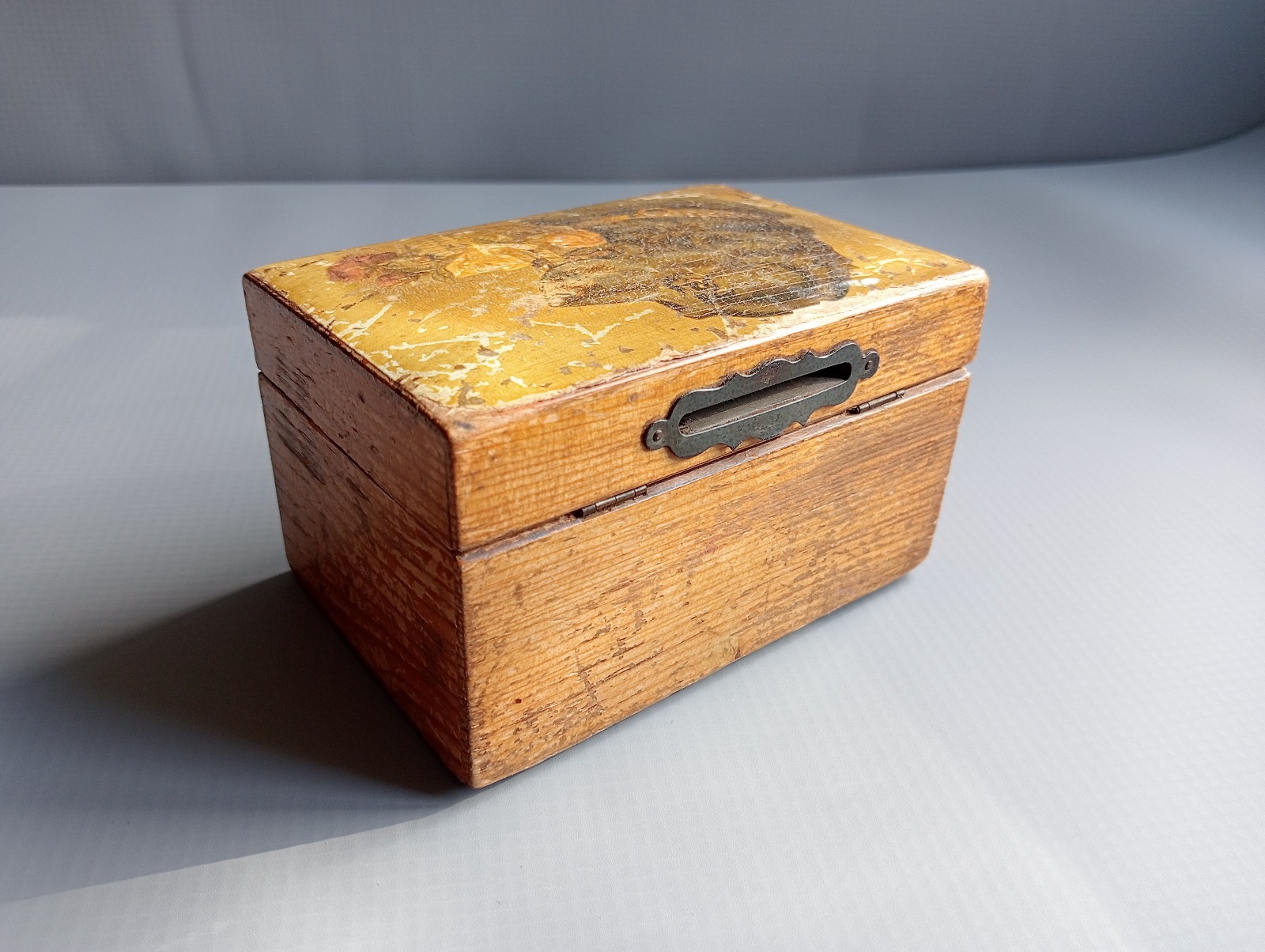 Antique Mauchline Ware Money Box Black Labrador Dog Basket Roses