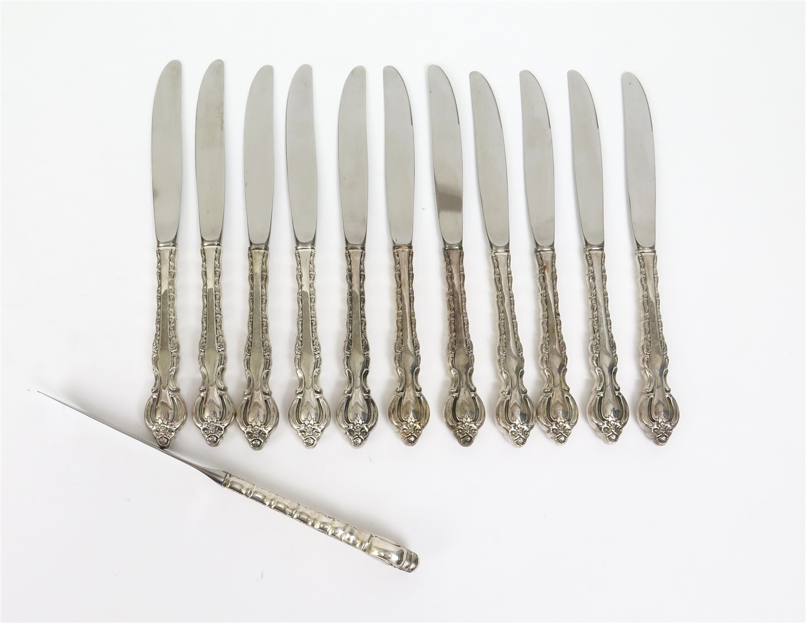 International Silver Co. Countess Silverplate Flatware Set 68 Pieces w/ Case