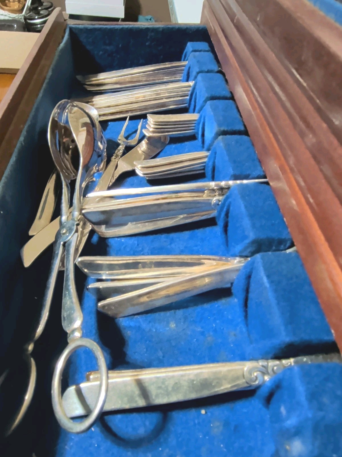 116 Piece MCM Oneida Community Silverware – Silver plated “South Seas” Pattern