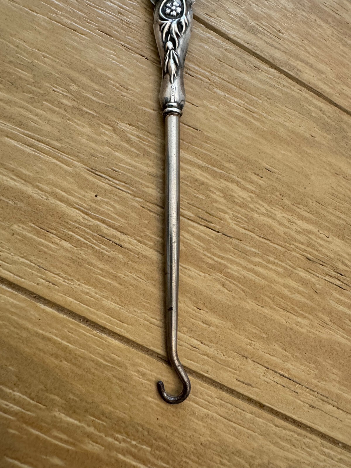 Antique Sterling Silver Handle Button Hook w/ Floral & Foliage Design
