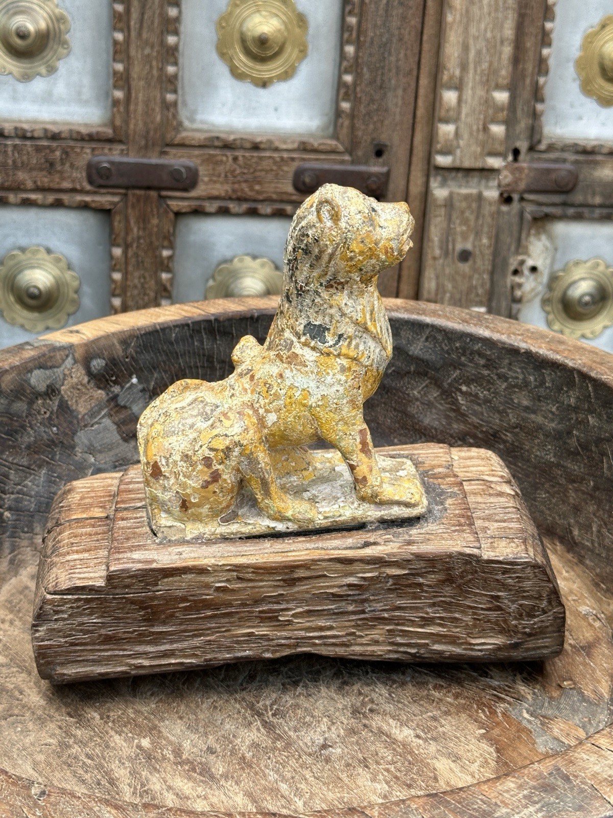 Primitive Ancient Old Stone Hand Painted Lion Broken Hand Sculpture 1700