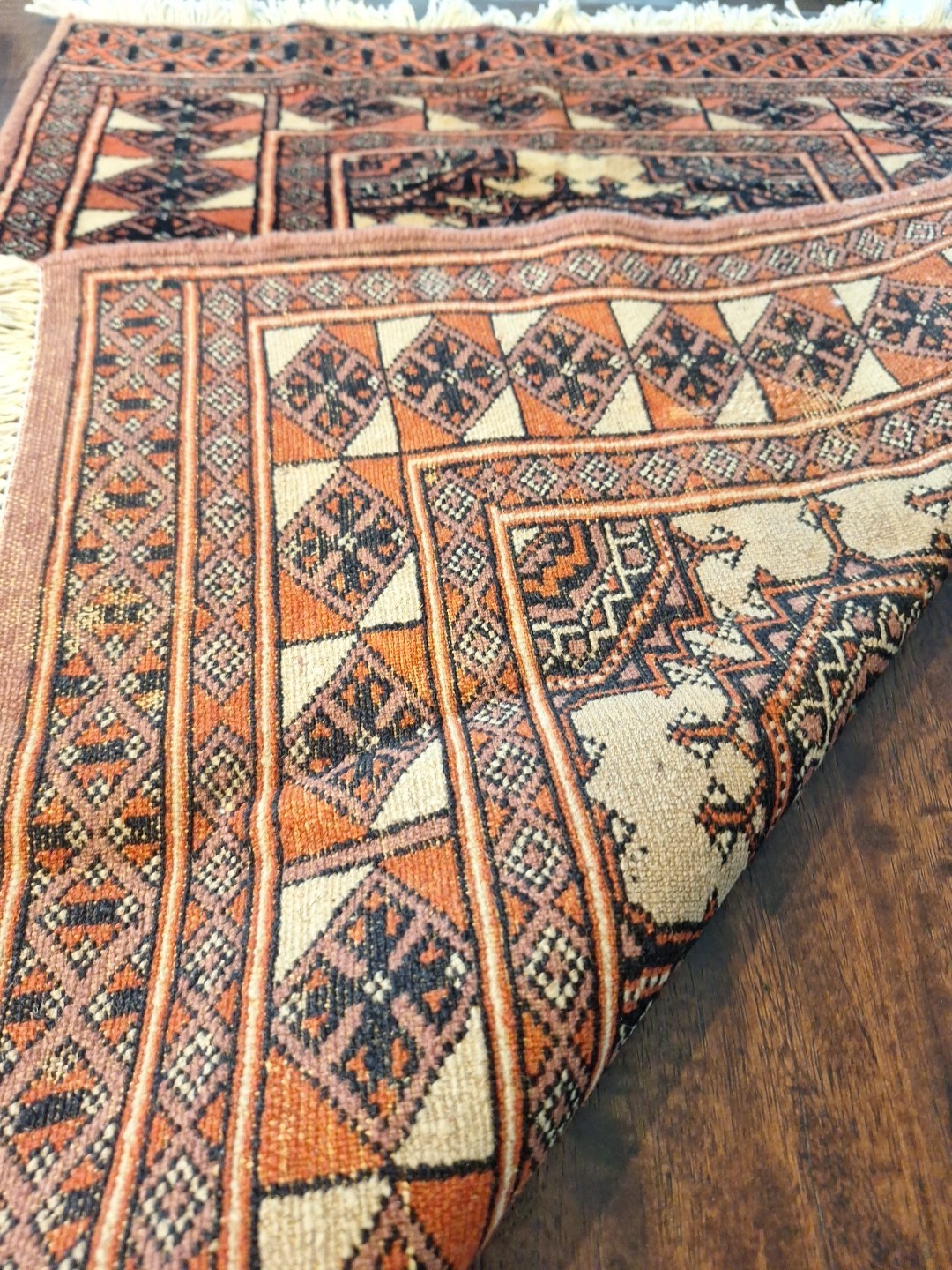 Hand Knotted Woolen Rug