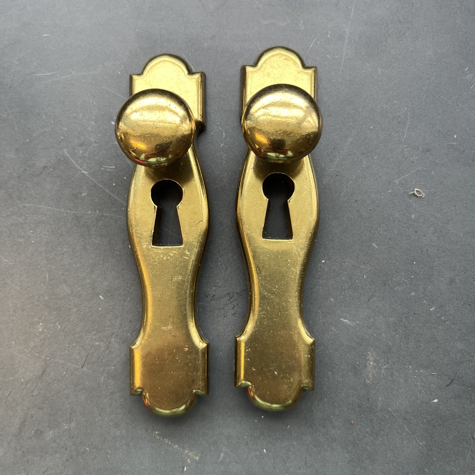 2- Vintage Keeler Brass Co. Drawer Pull Handles w/ Faux Keyhole & Knobs Salvaged