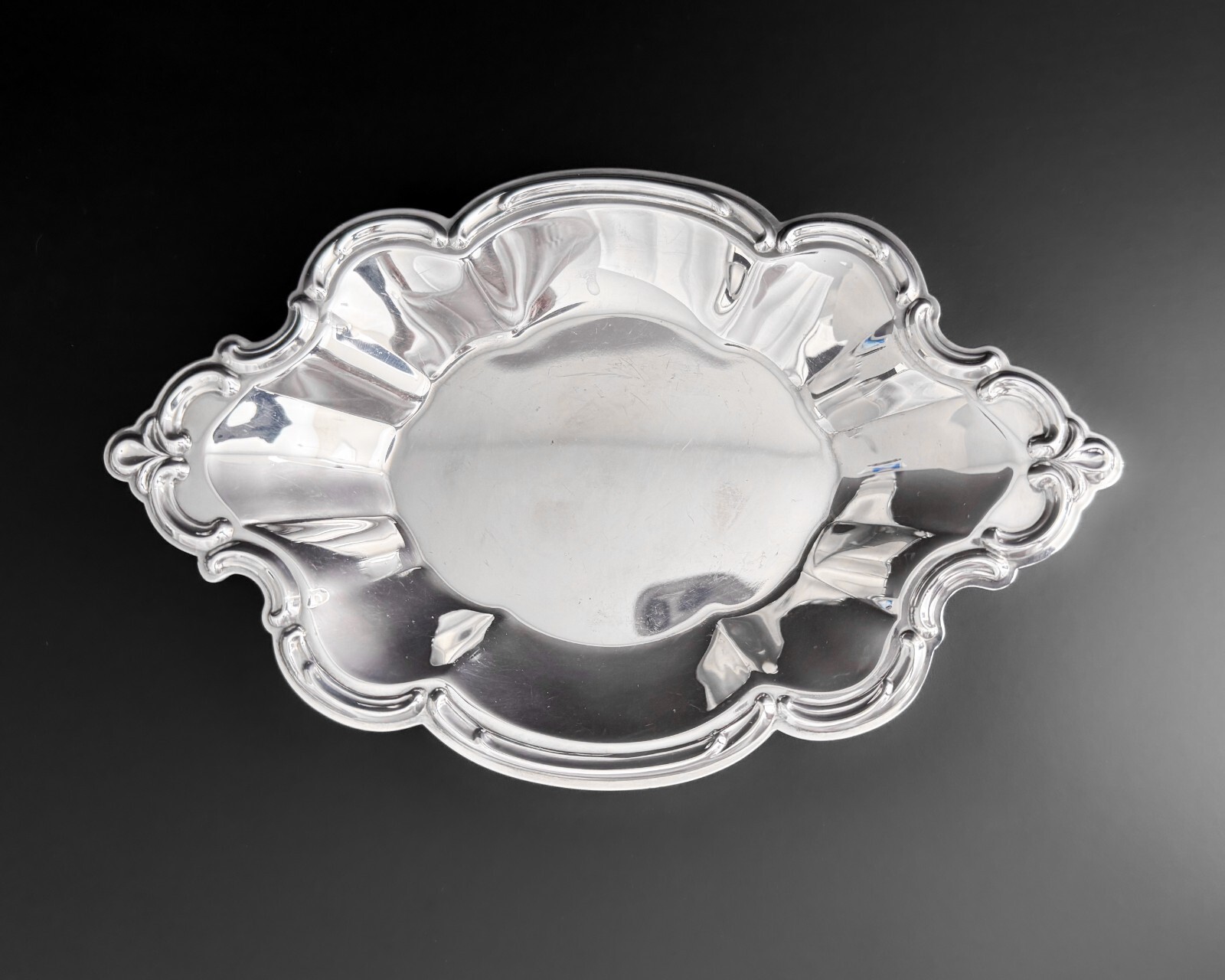 International Silver Wakefield 9″ Silver Plate #548 Nut Candy Serving Dish