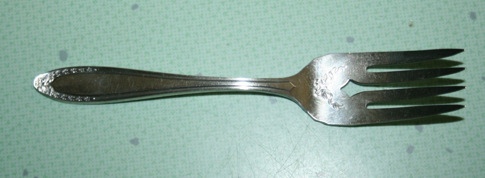 Vintage Oneida Community BRIDAL WREATH Silver Plate 1915 Baby Fork 5″ Flatware