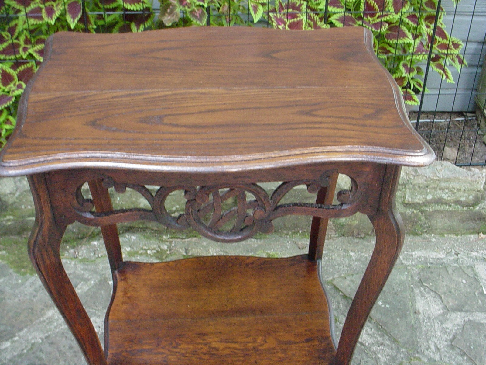 Nice Older Solid European Oak Lamp Side End Bedside Table W/Pierced Carved Skirt