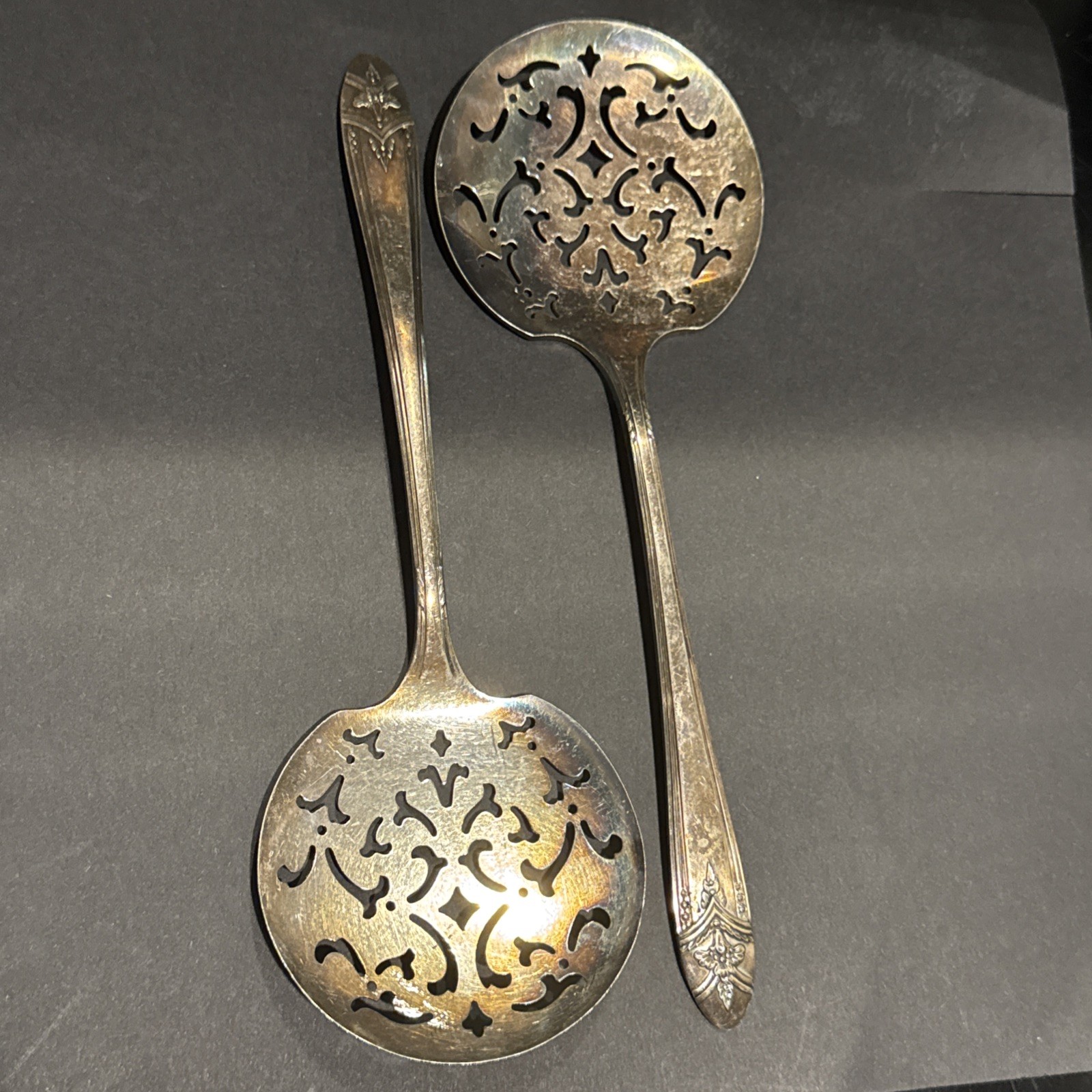 WMA Rogers Slotted Silver Plate Tomato Server Oneida Set Of 2 1945 La Ronnie