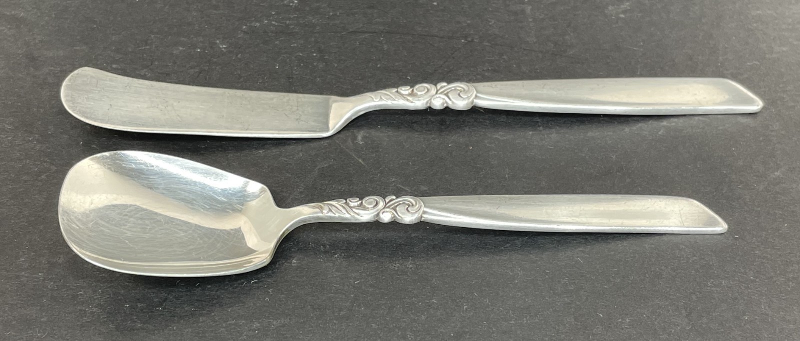 Vtg Oneida Community South Seas Silverplate Master Butter Knife & Sugar Spoon