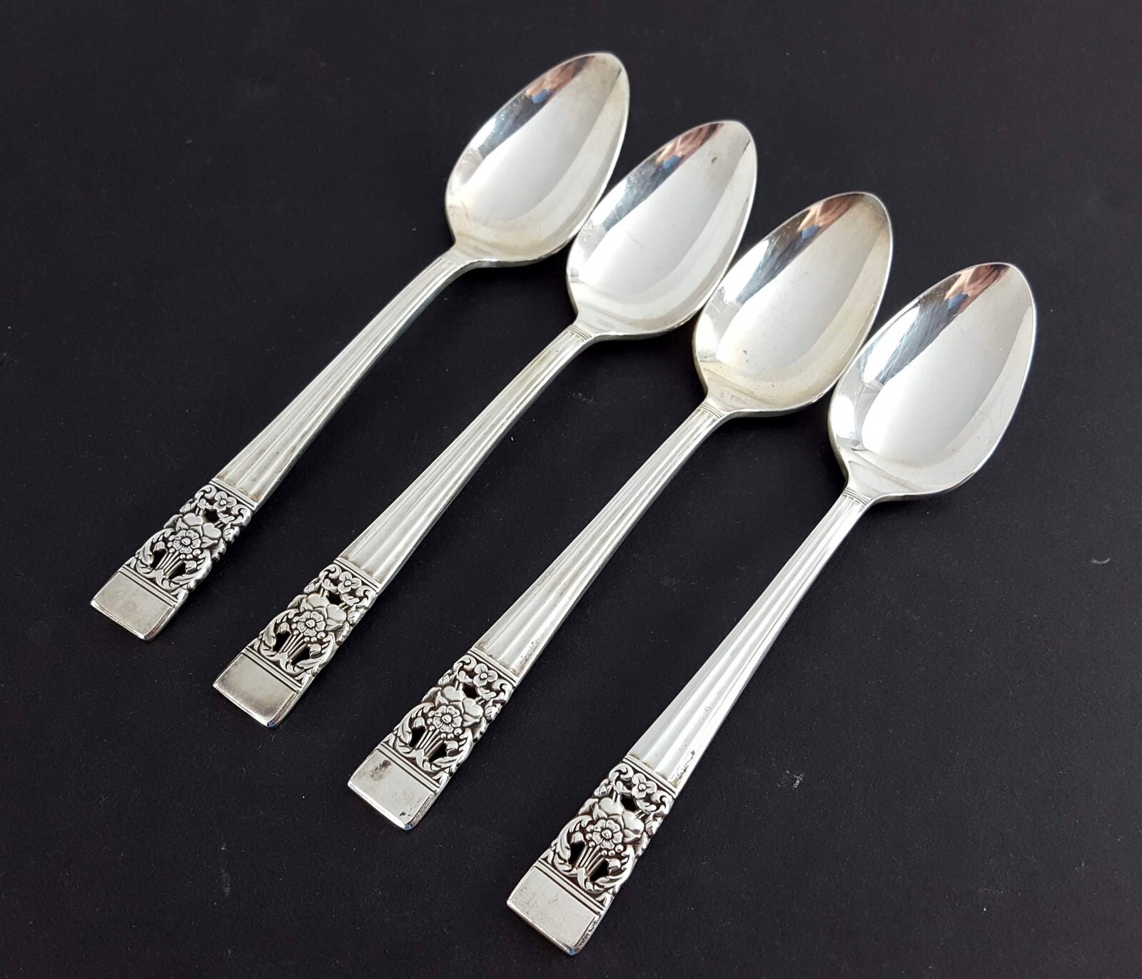 Oneida CORONATION 4 Teaspoons 6-1/8″ Community Silverplate Flatware 1936