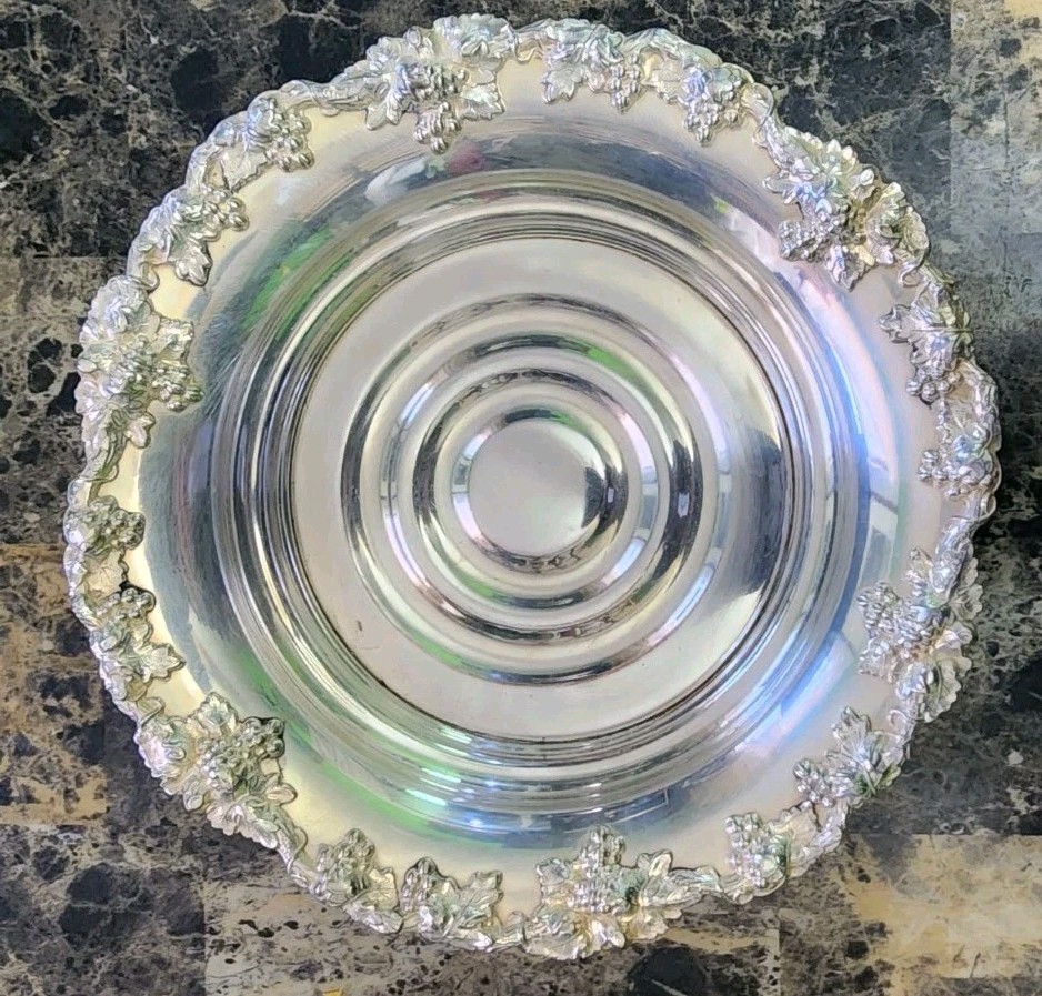 EMBOSSED GRAPE & LEAF RIMMED SILVERPLATED ROUND CANDY SERVING DISH 🍬