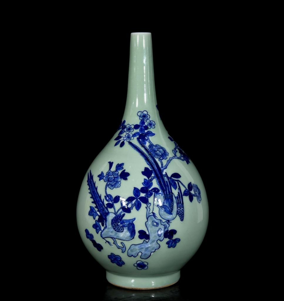 41CM Old Chinese Pea Green Glaze Blue and White Vase W/bird U1419