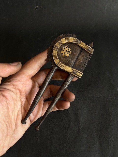 ANTIQUE INDIAN OLD IRON BRASS WORK BETEL NUT CUTTER ARECA NUT CUTTER, #NC.17