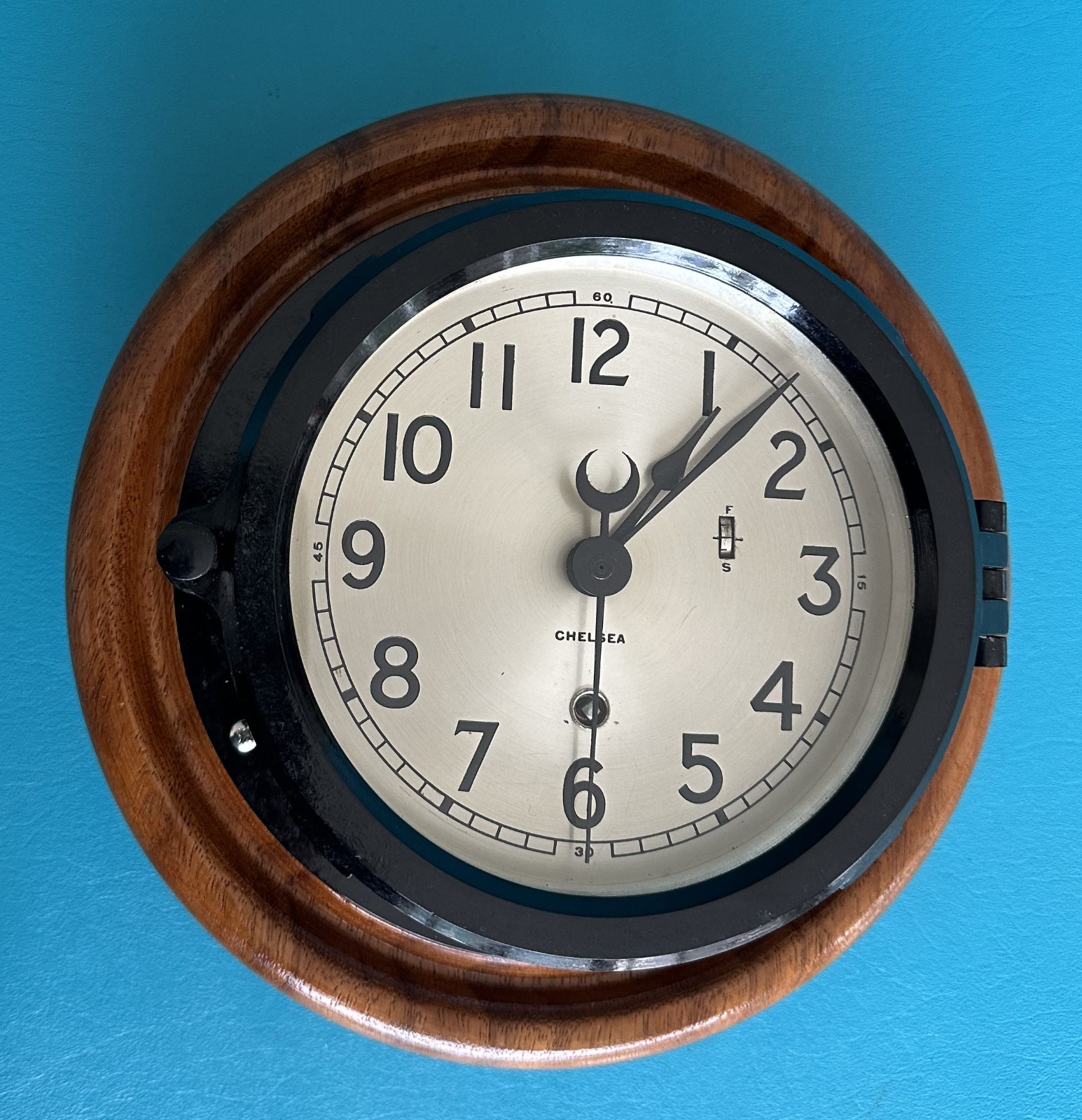 Chelsea ship’s clock 12E Phenolic case circa 1943, Restored