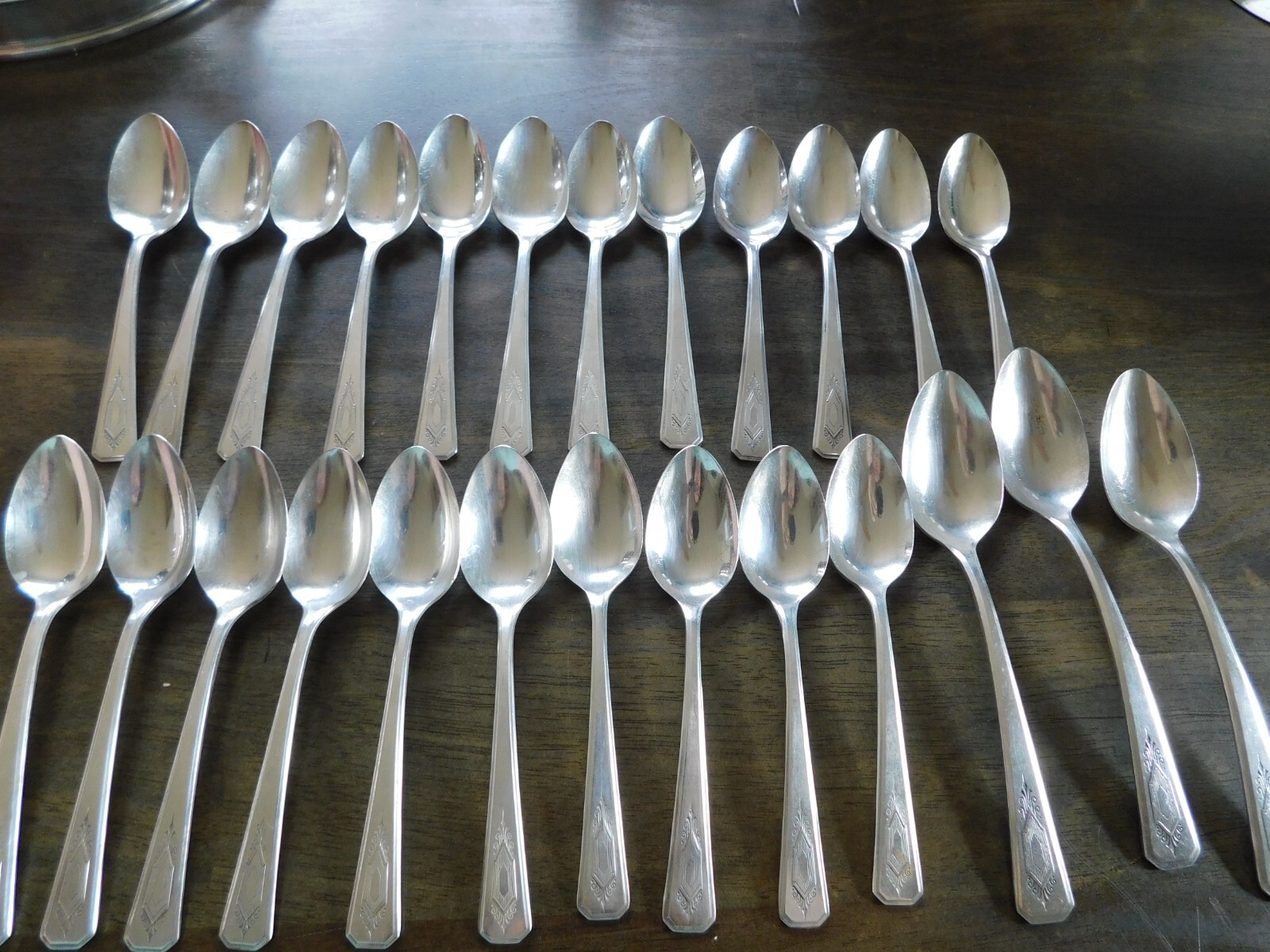 25 pieces of WM A Rogers A1 Plus Oneida LTD Nuart Pattern Silverplate Art Deco