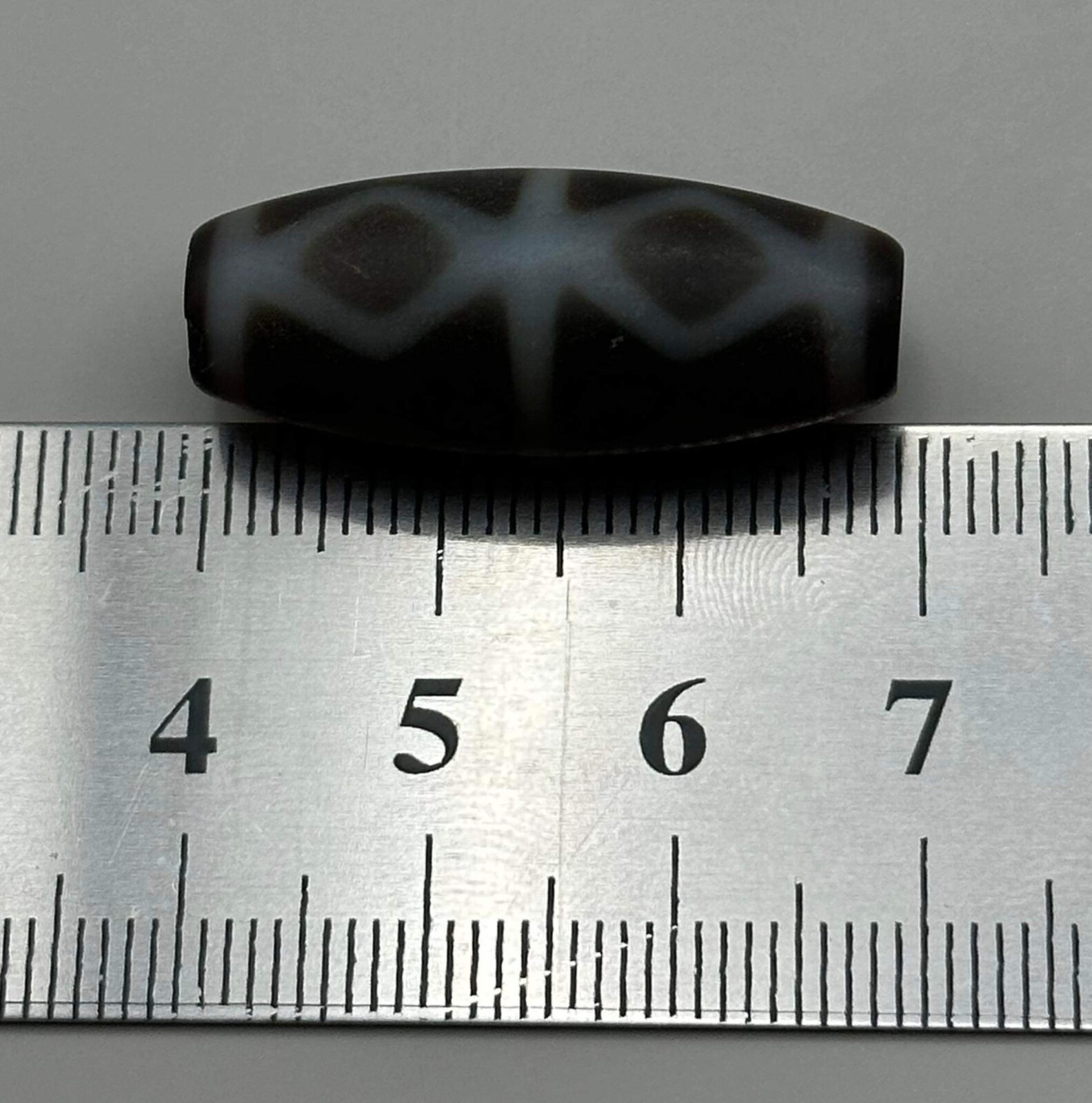 Ancient Tibetan Central Asian Etched Agate Longevity Dzi Bead in Good Condition