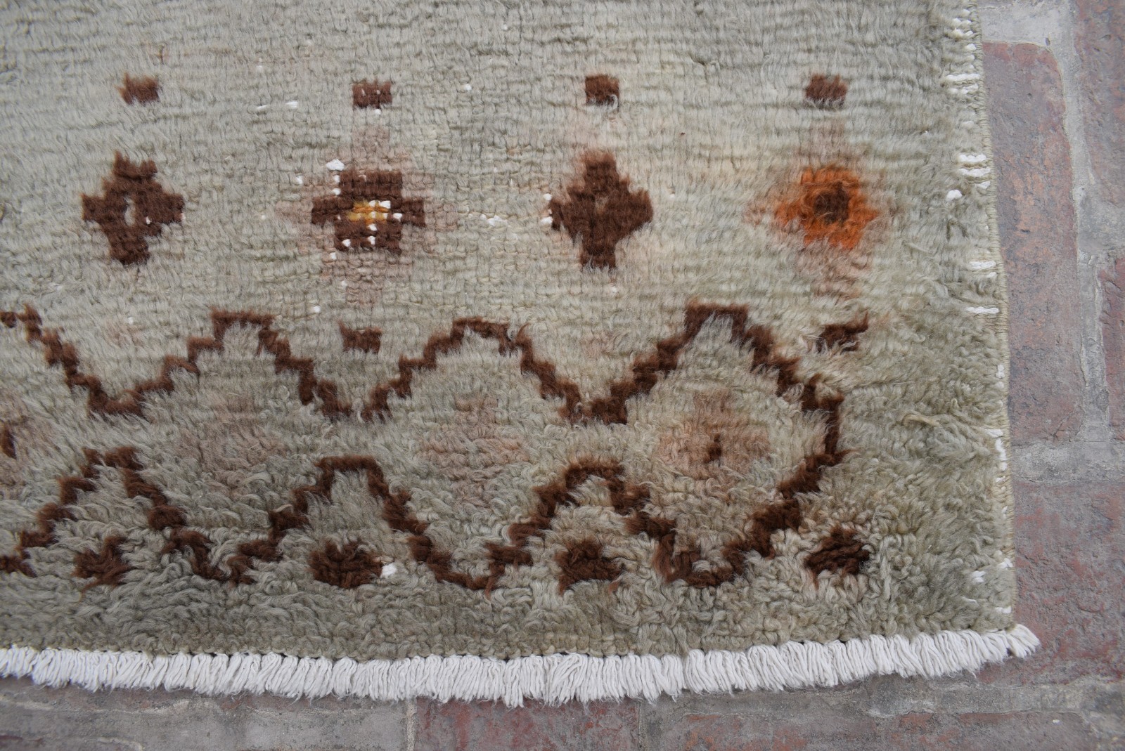 Handmade Moroccan Wool Area Rug Muted Beige Geometric Tribal Accent Modern