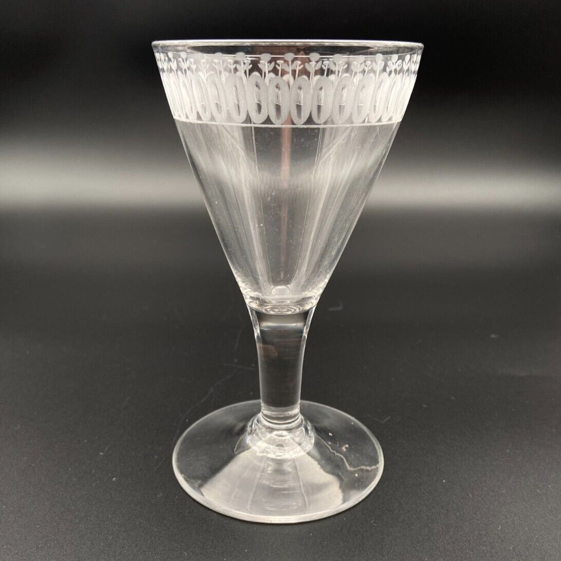 Late Georgian / early Victorian short wine glass with bead engravings to bowl
