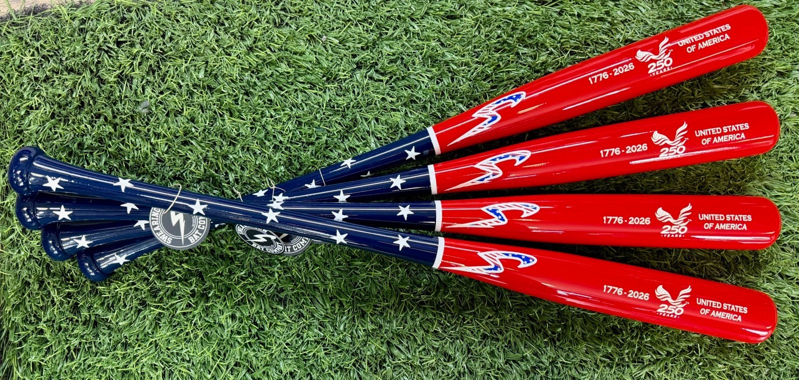 PATRIOTIC BASEBALL BAT CELEBRATING THE USA’S 250TH ANNIVERSARY 1776 – 2026