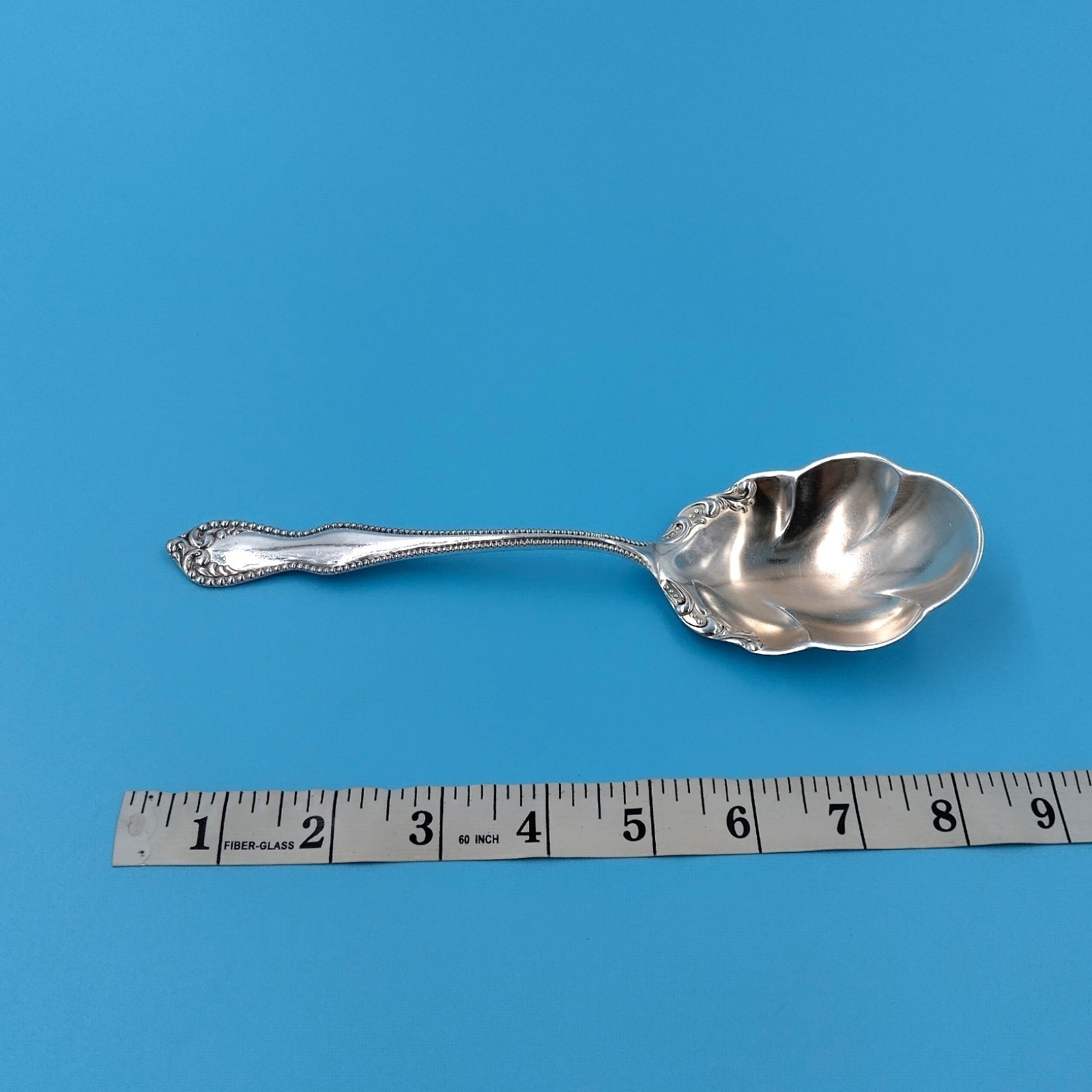 Holmes Edwards Pearl 1898 Solid Shell Casserole Spoon 8.5″ Silverplate Serving