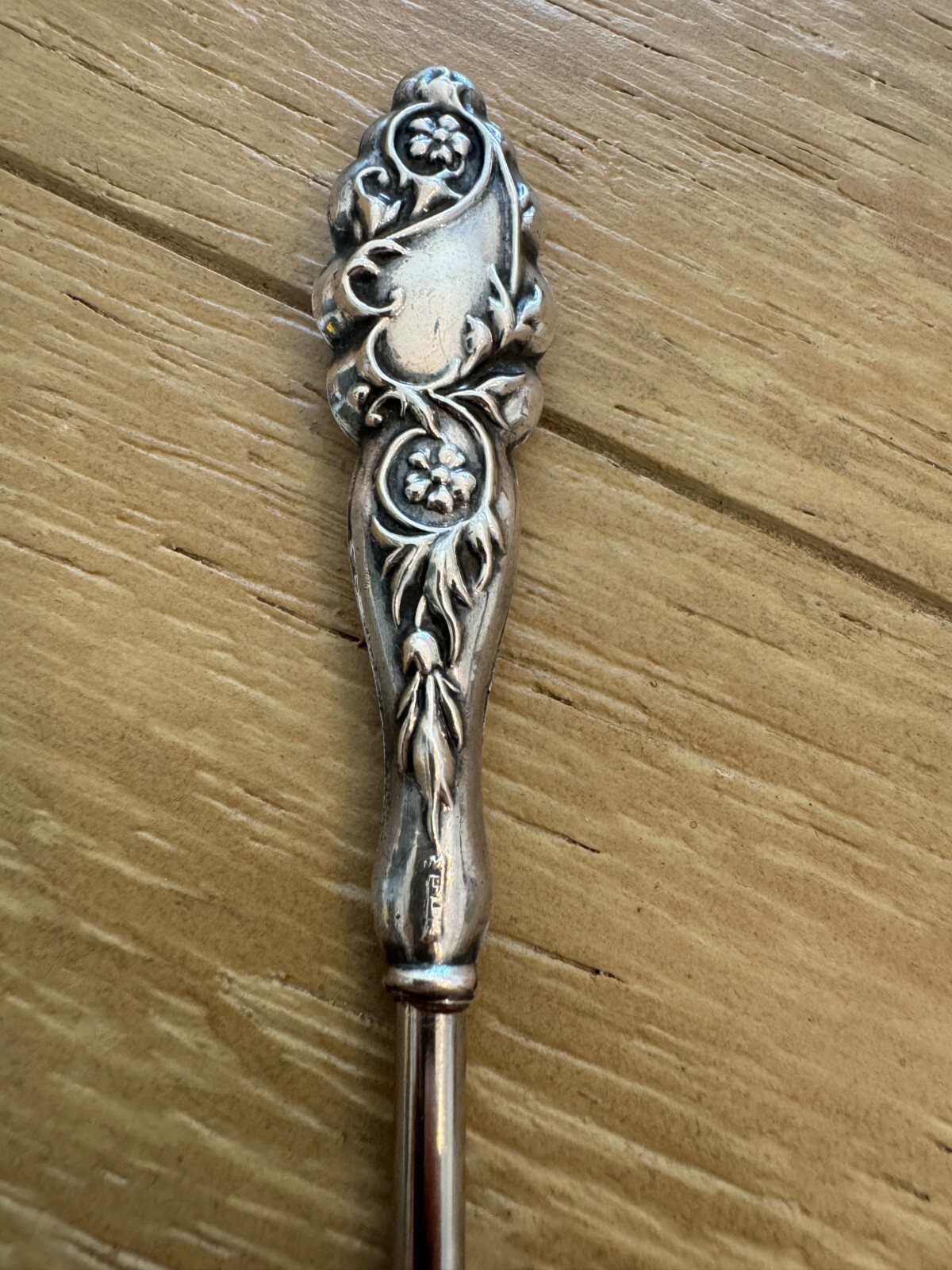 Antique Sterling Silver Handle Button Hook w/ Floral & Foliage Design