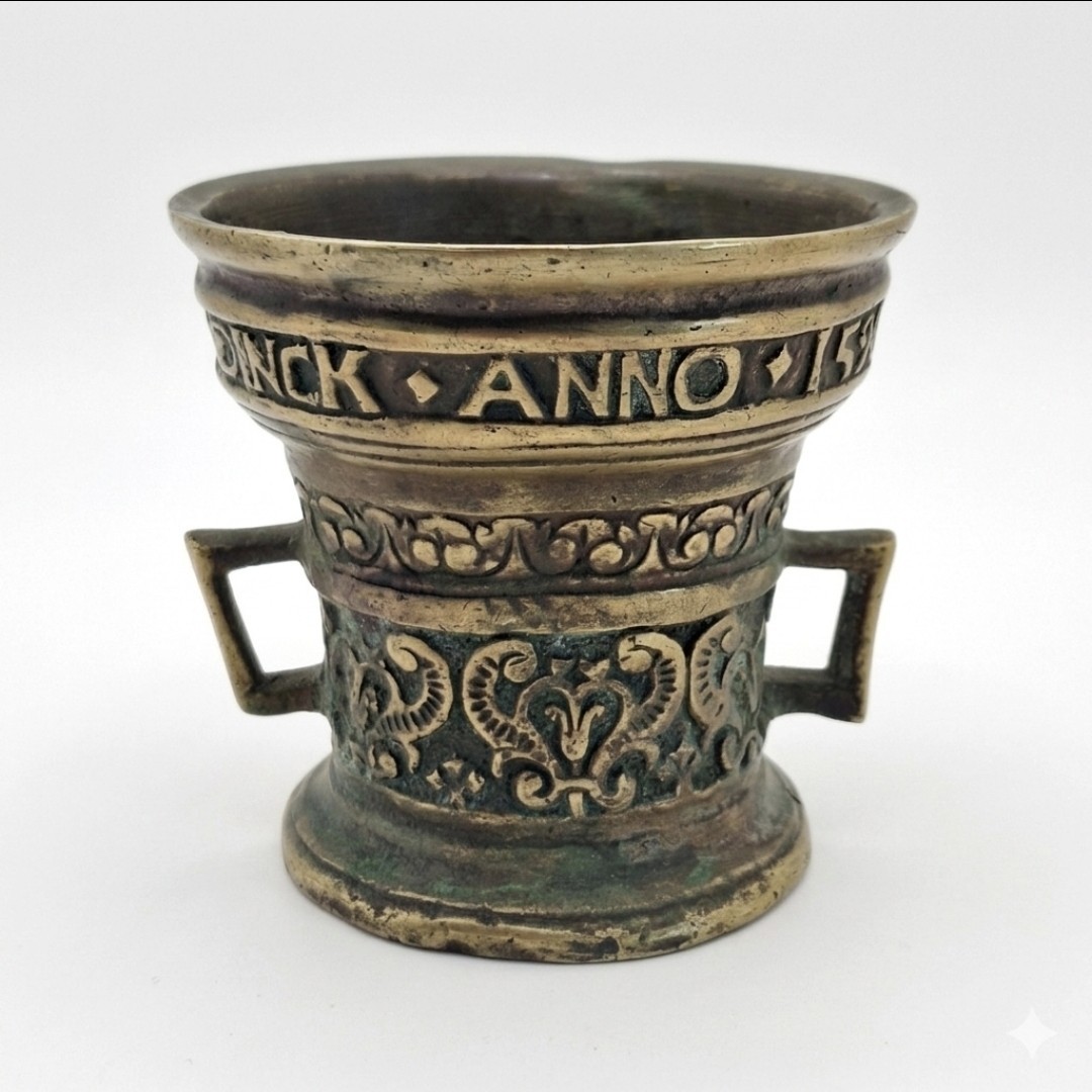 16th Century Style Dutch Brass Mortar Leefte Verwint Al Dinck Anno 1590 Antique