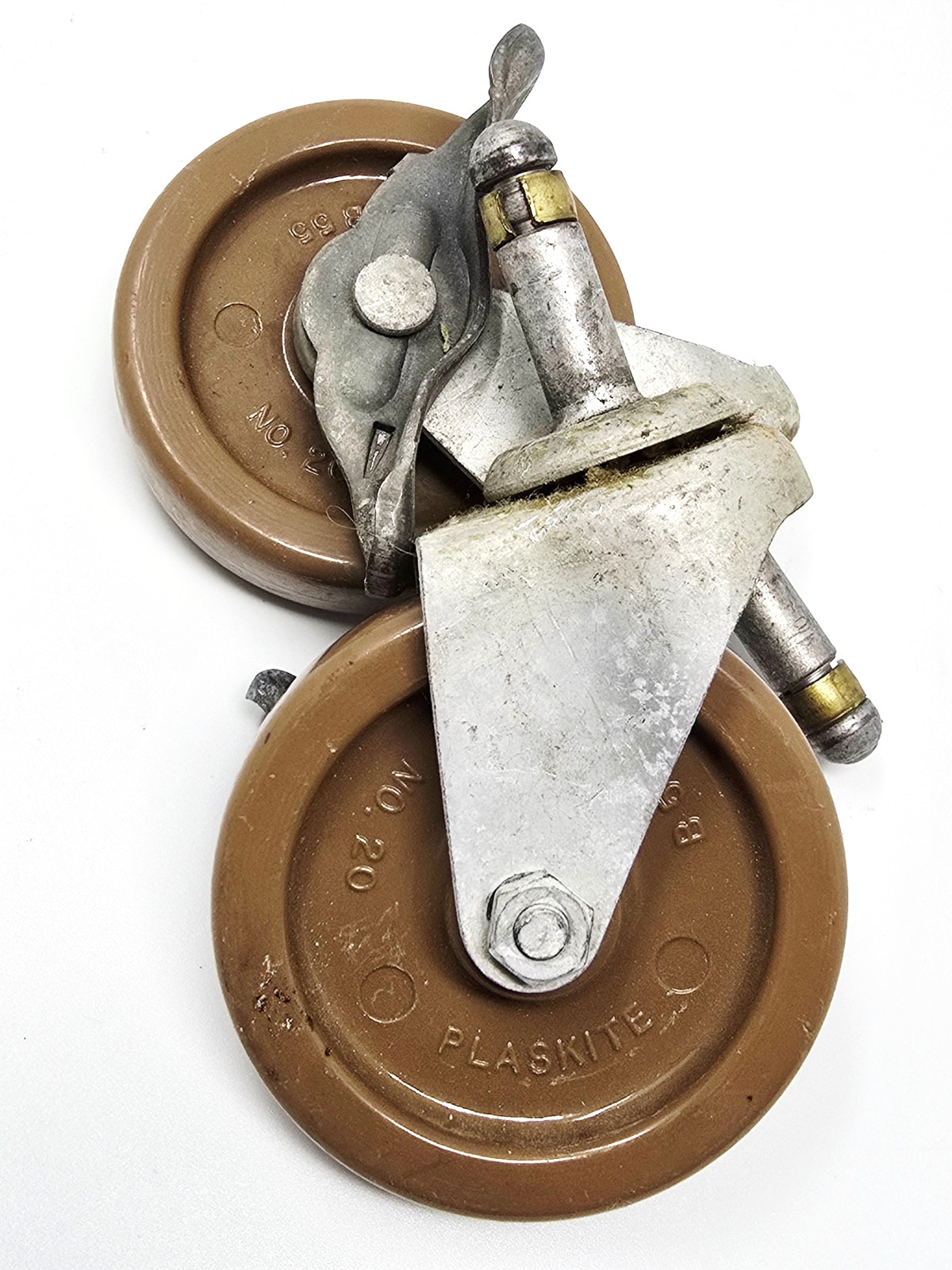 Faultless Brown Casters Lot of 4 Swivel Wheels 5″H x Wheel 3″ x 1 3/8″ Shafts