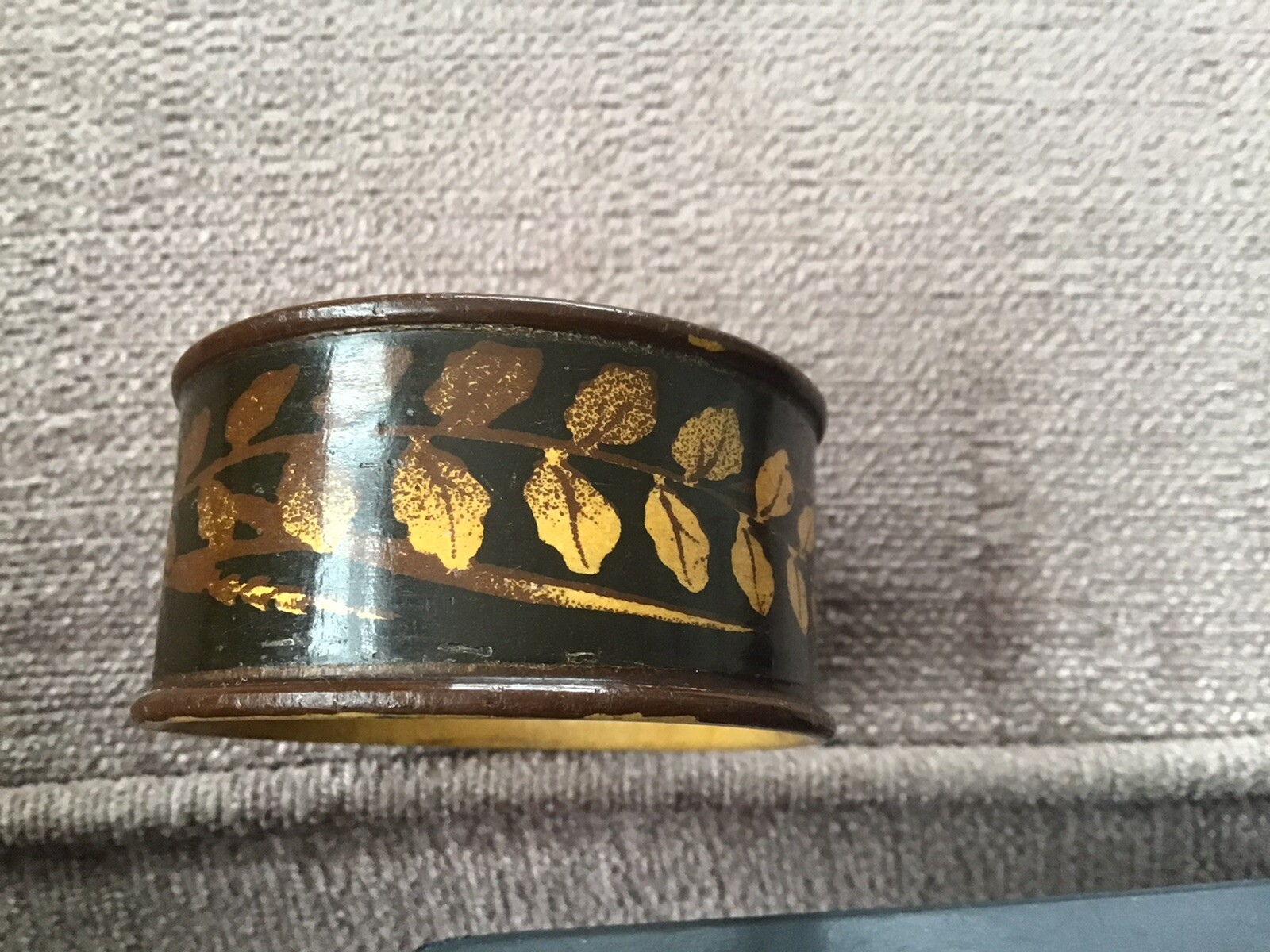 Mauchline Fern Ware Napkin Ring. 2×1 Inch.