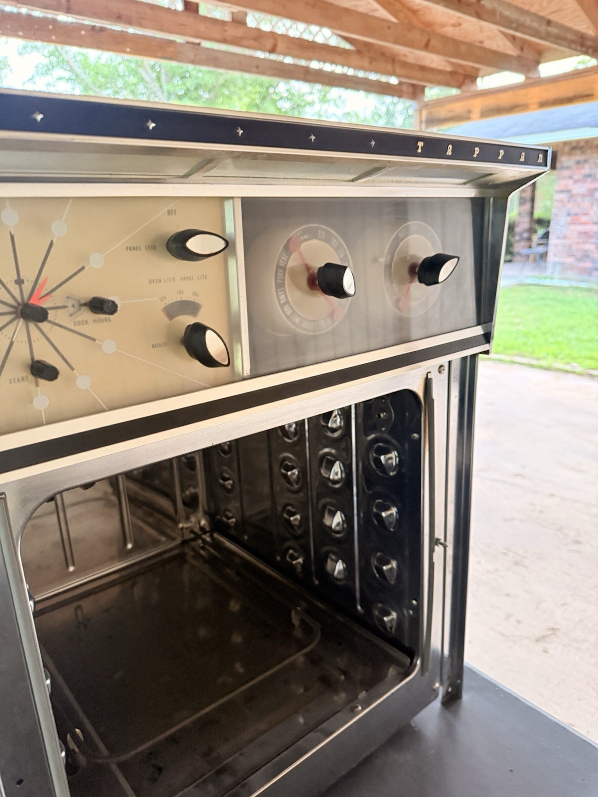 Vintage 1970-1989/ Tappan wall oven , heating element needs to be replaced