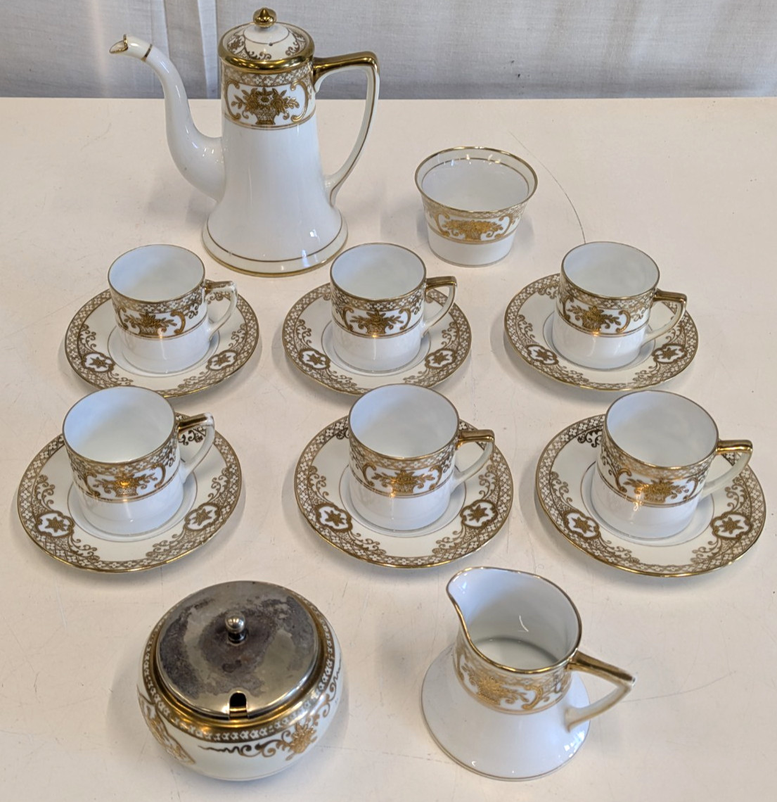 Noritake 44318 Japanese 16 Piece White & Gold Gilt Trim Coffee Set For 6.