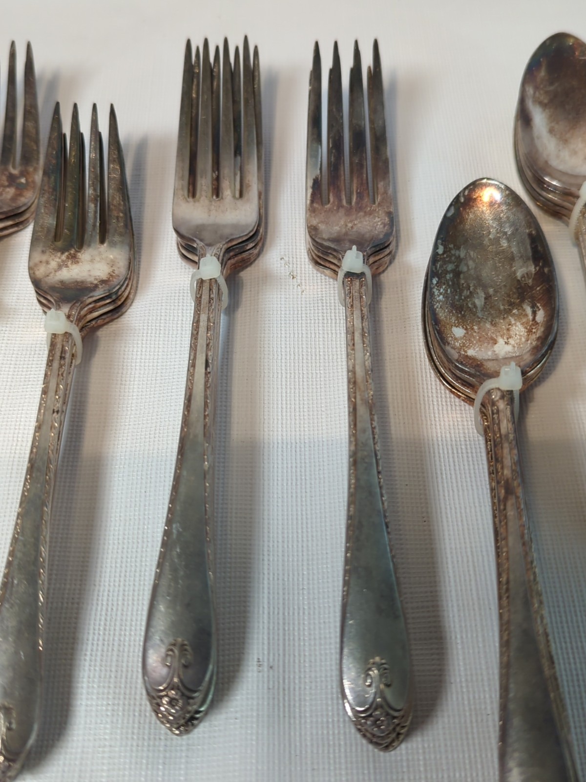 WM Rogers & Son IS Exquisite Silverware Flatware 48 pieces Just Needs Polish Vtg