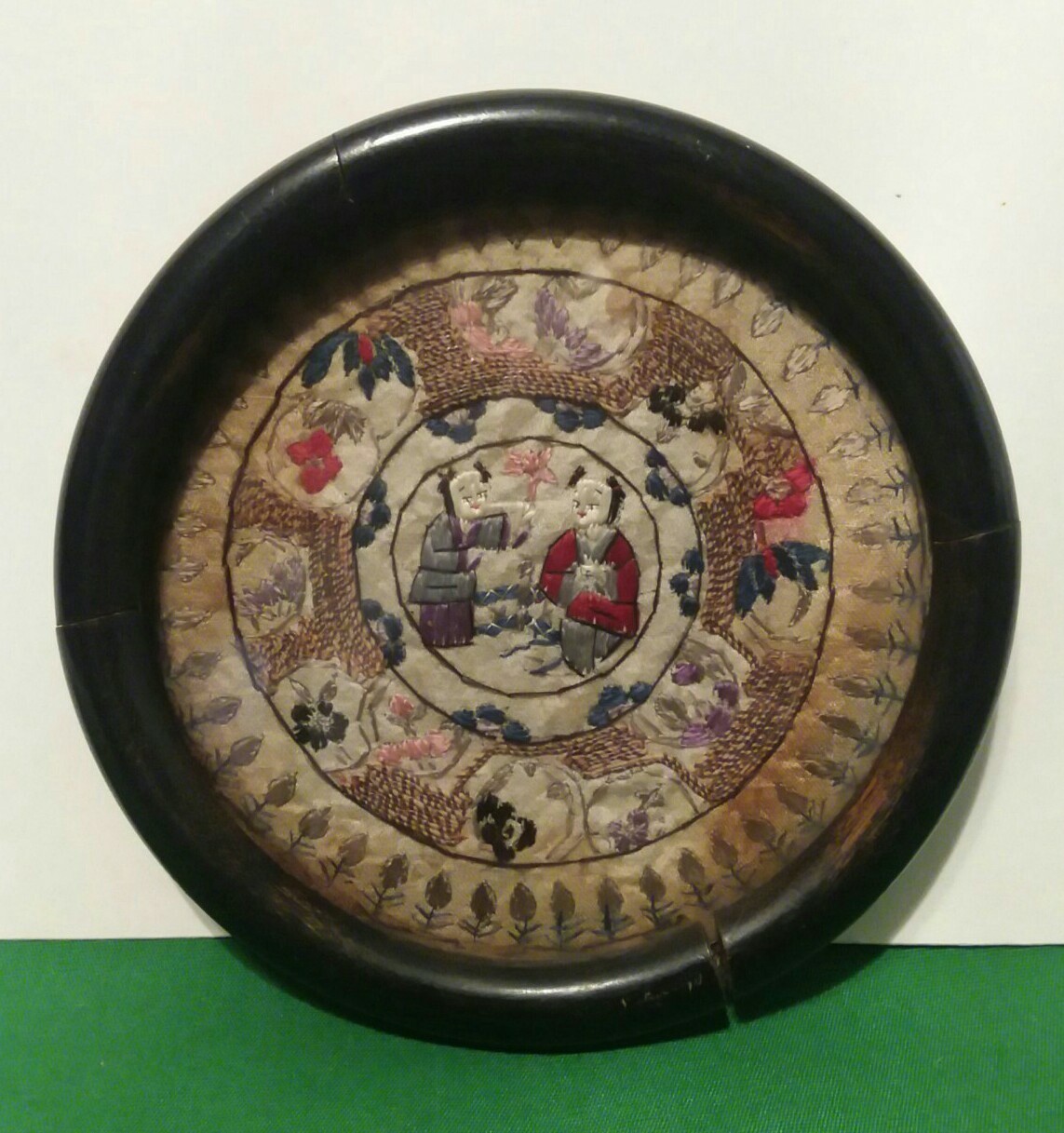 Antique Chinese Silk Embroidered Figures In 5.75″ Round Wood With Glass Frame