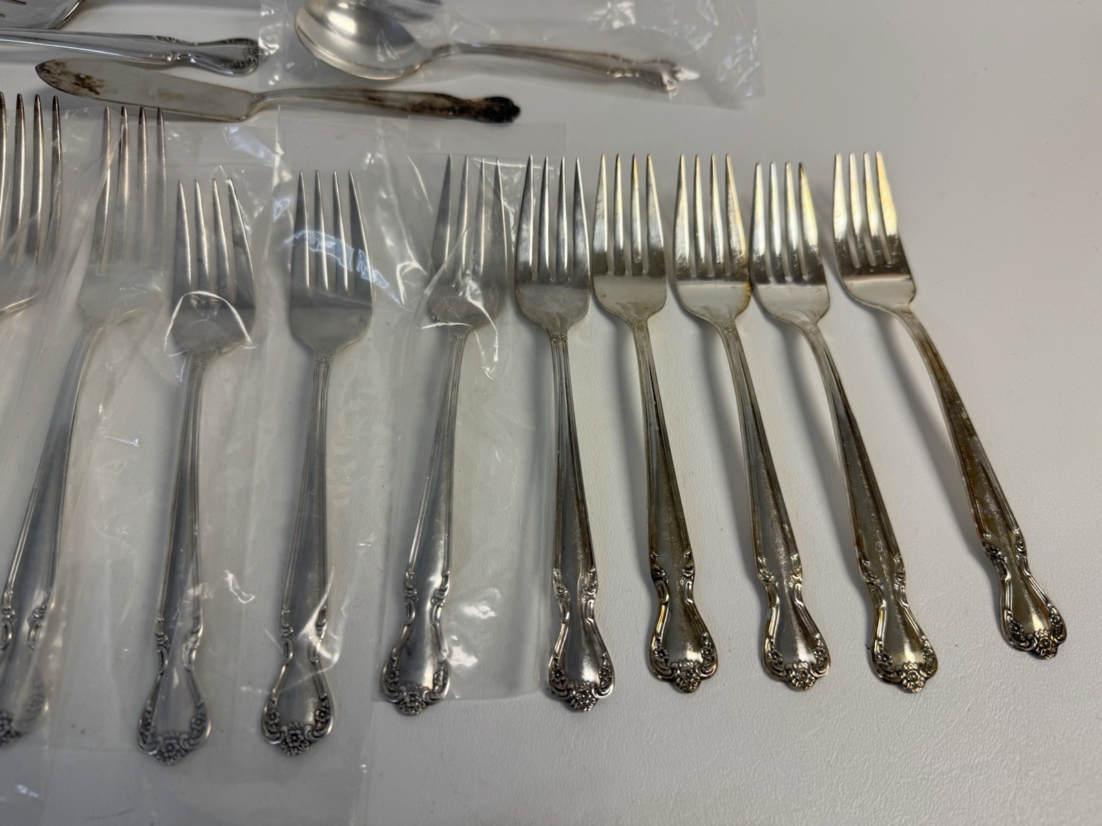 Vtg IS Rogers & Bro Silverplate Flatware Set Daybreak Elegant Lady 43 pcs in Box