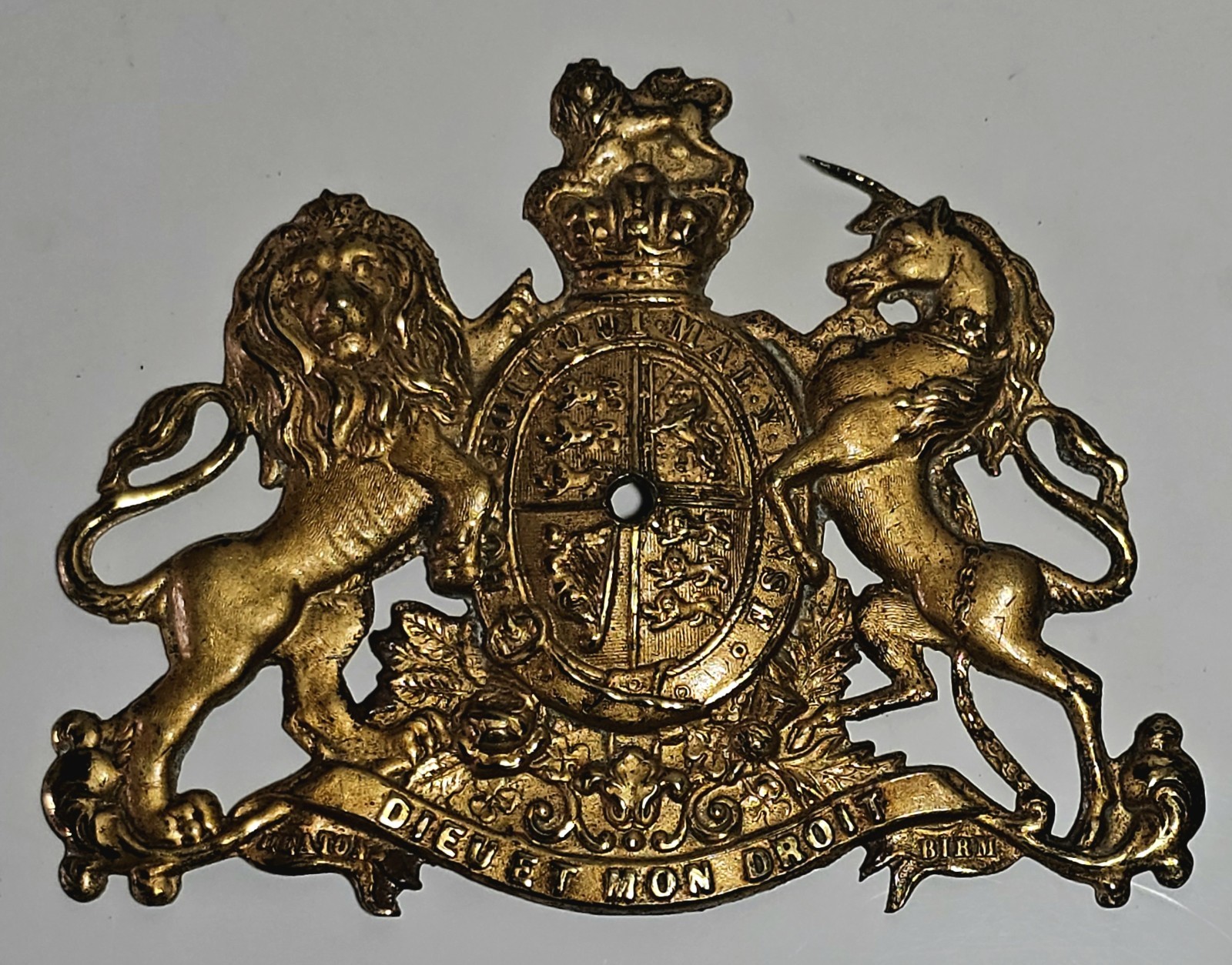 Royal UK Coat Of Arms Plaque Heaton Birmingham Brass 1853-1889 Victoria