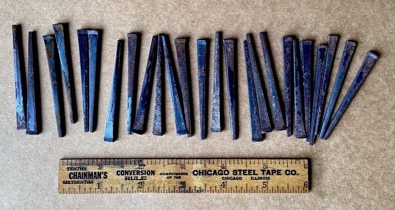 (25) 2 1/2” VINTAGE CUT NAILS NOS RUSTY 3/16” X 1/8” HEAD