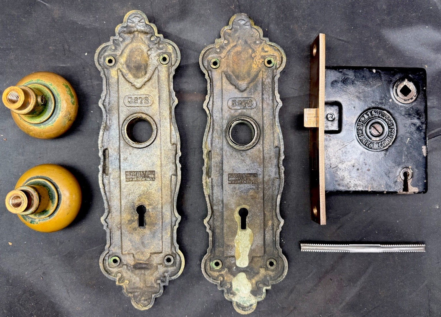 Russell & Erwin Leyden Lion Head Bronze Warm Patina Doorknob Sets 1 of 8 Sets