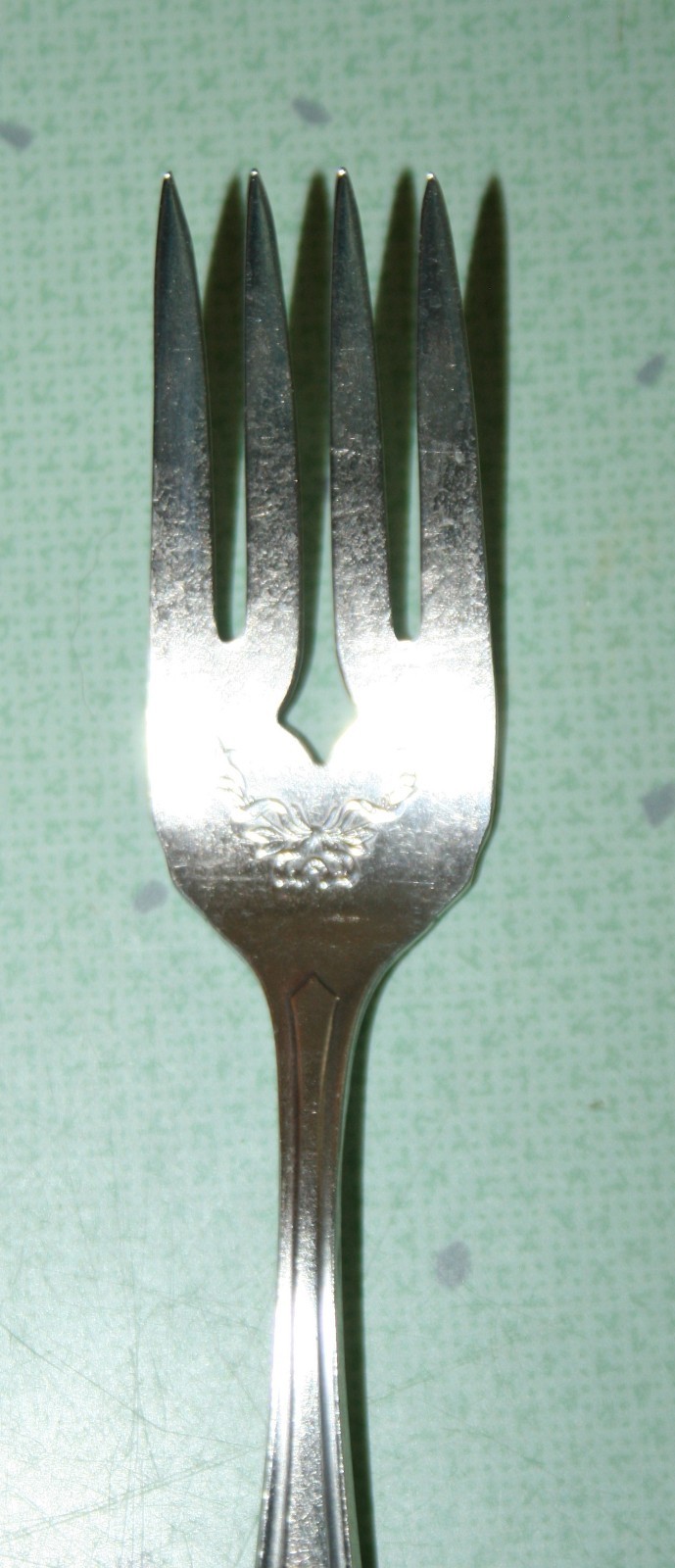 Vintage Oneida Community BRIDAL WREATH Silver Plate 1915 Baby Fork 5″ Flatware