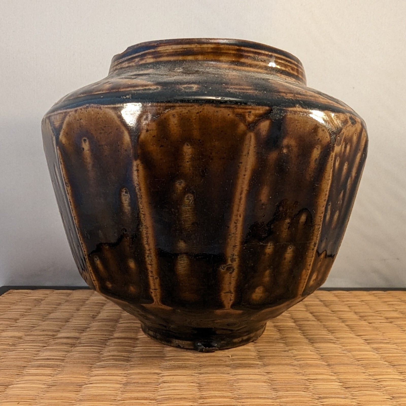 Antique Korean Ceramic Pottery Honey Jar 12-Sided Caramel Brown Korea 5 1/2″