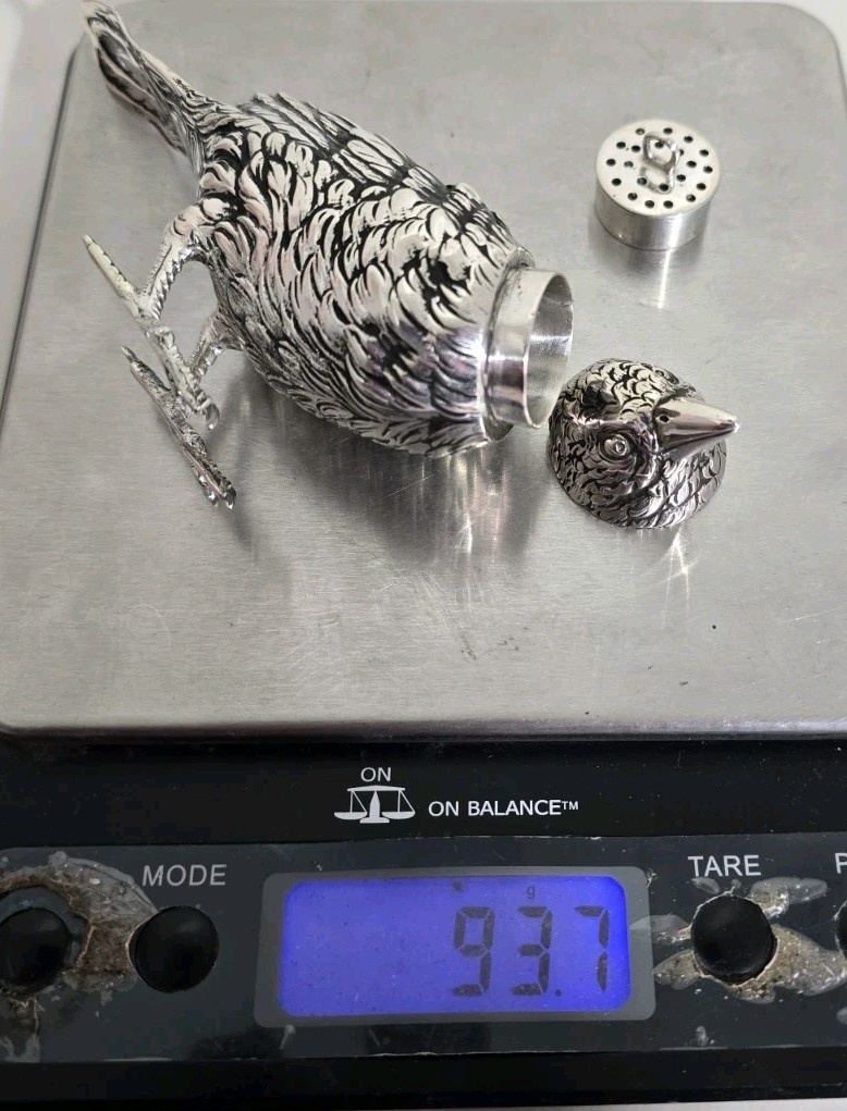 Continental novelty silver model. Nateralistically fashioned as a Bird . French