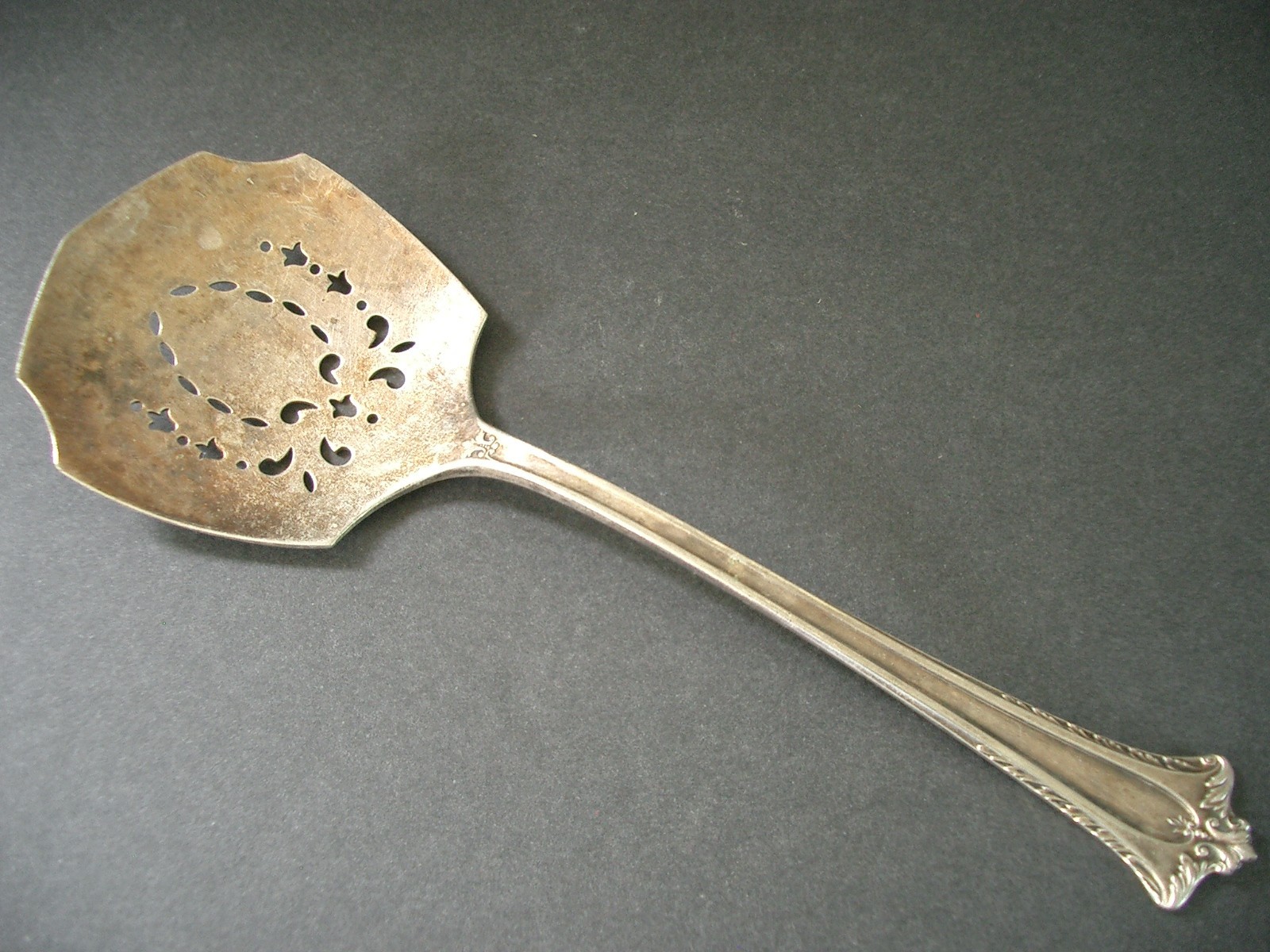 Rogers Bro Vintage Admiral 1 Silverplate Sliced Tomato/Cucumber Serving Spoon