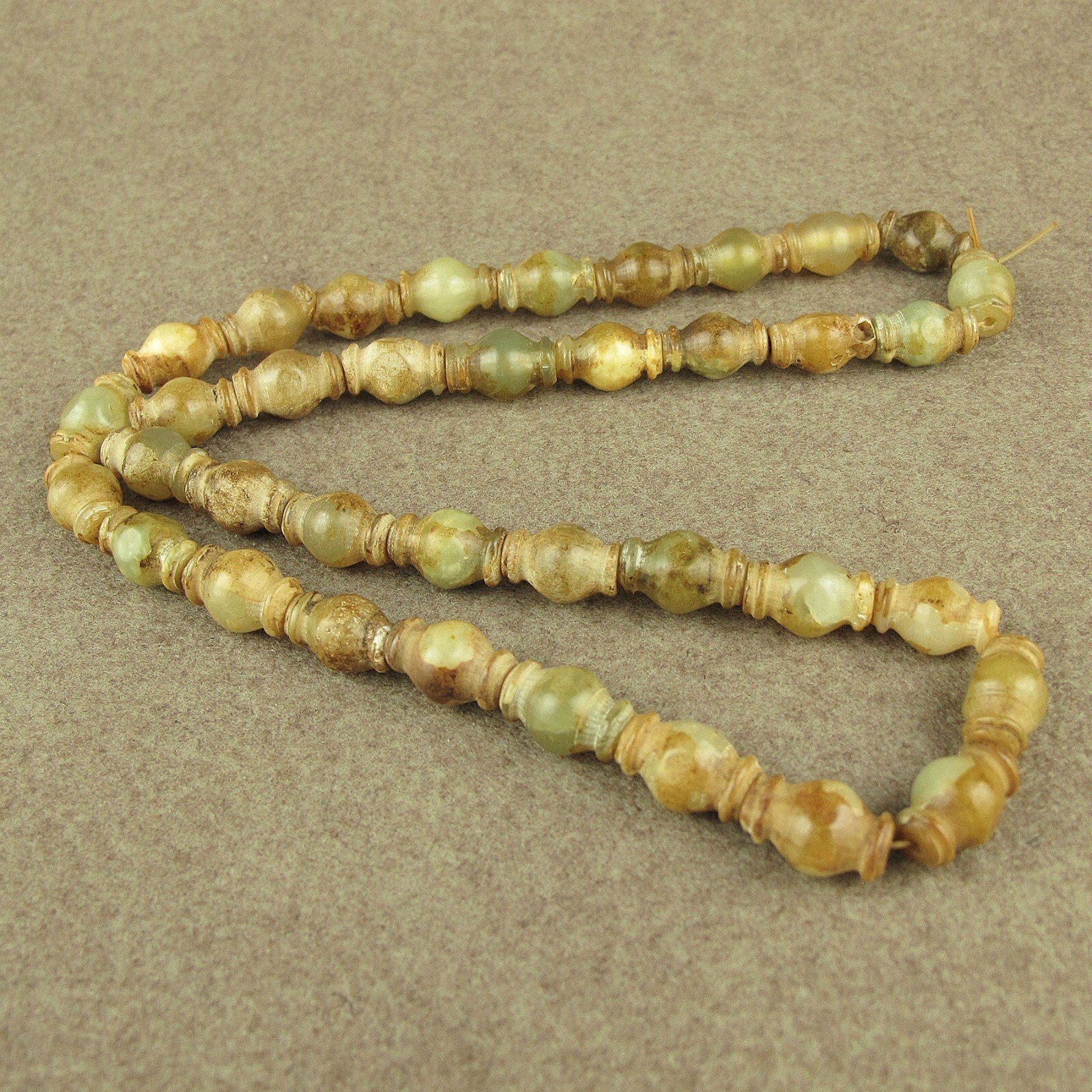 Han Dynasty 25 Inches Chinese Antique Carved Lantern Shape Jade Bead Necklace