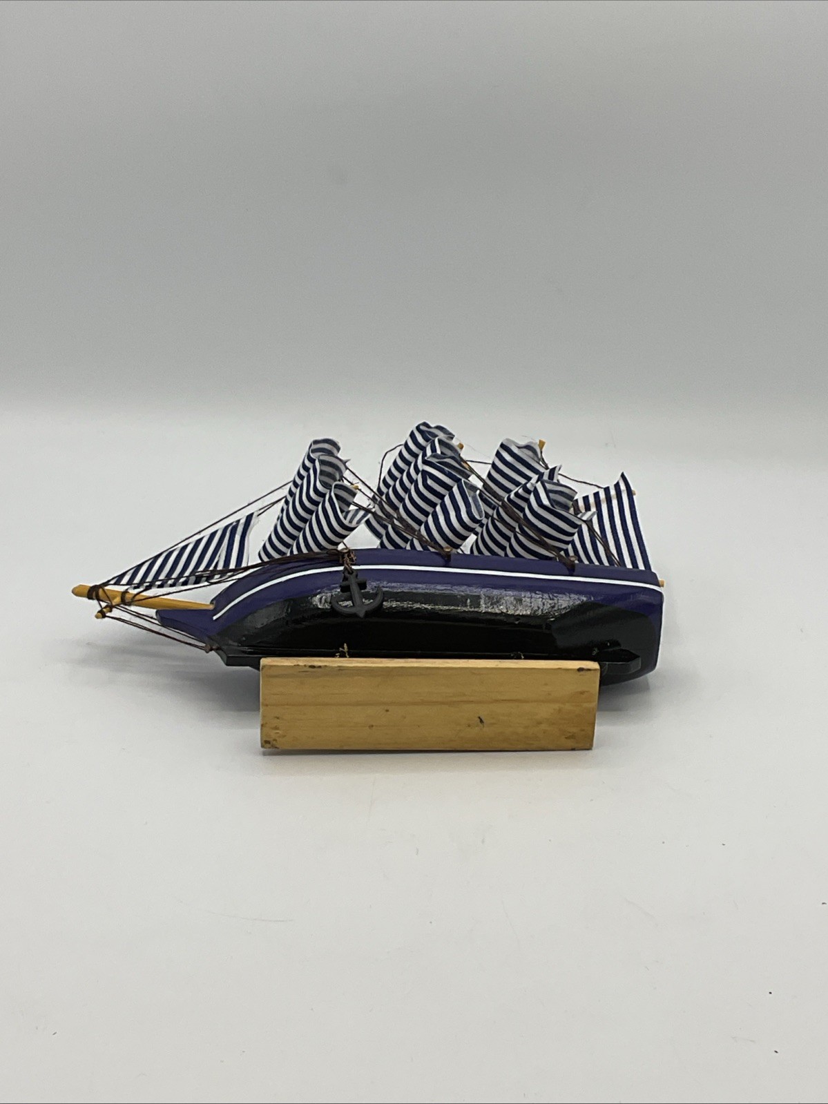 Decorative Tabletop wooden sailboat model – 7in