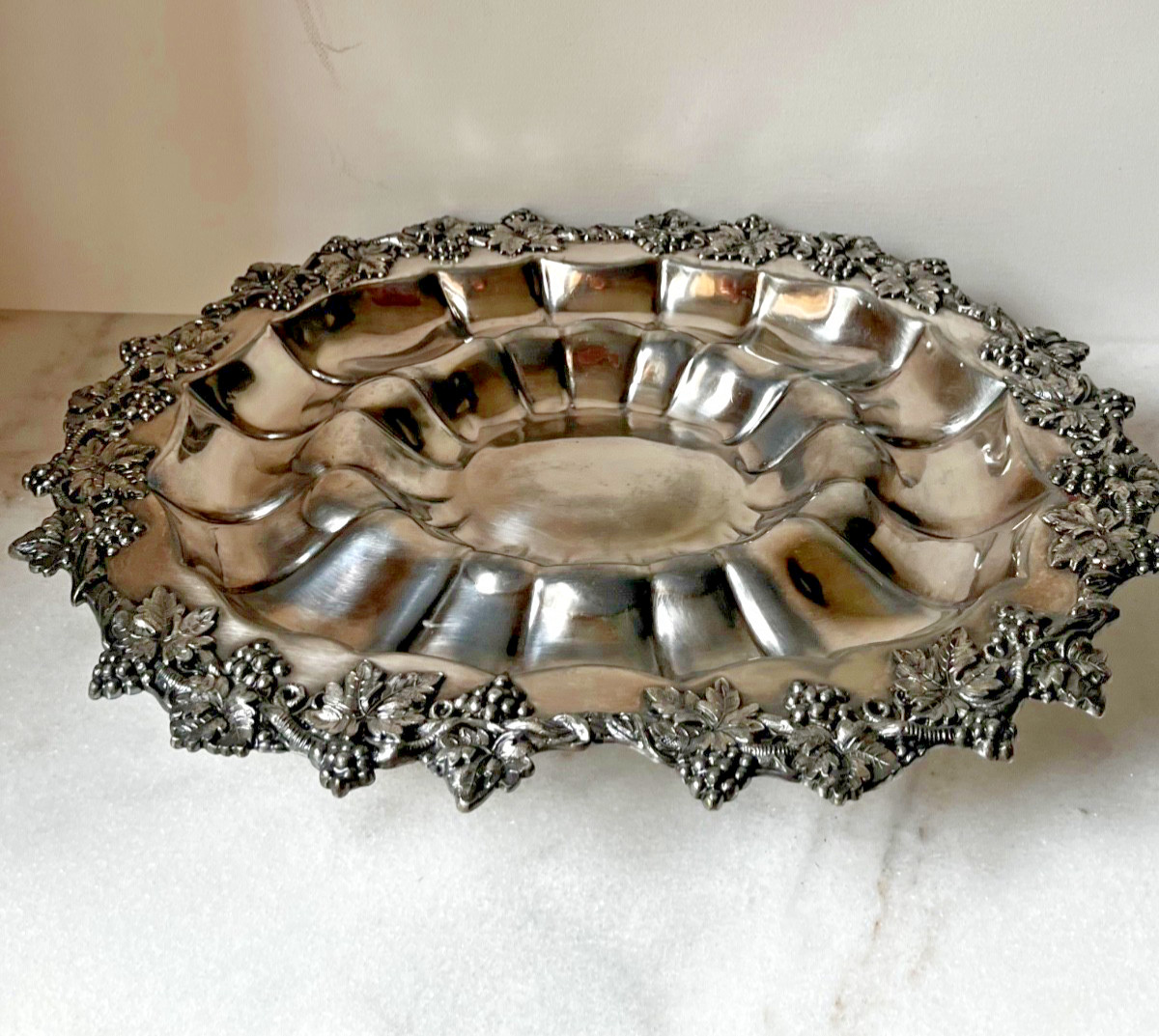 Antique Van Bergh Silverplate co. Rochester NY server pedestal oval dish…