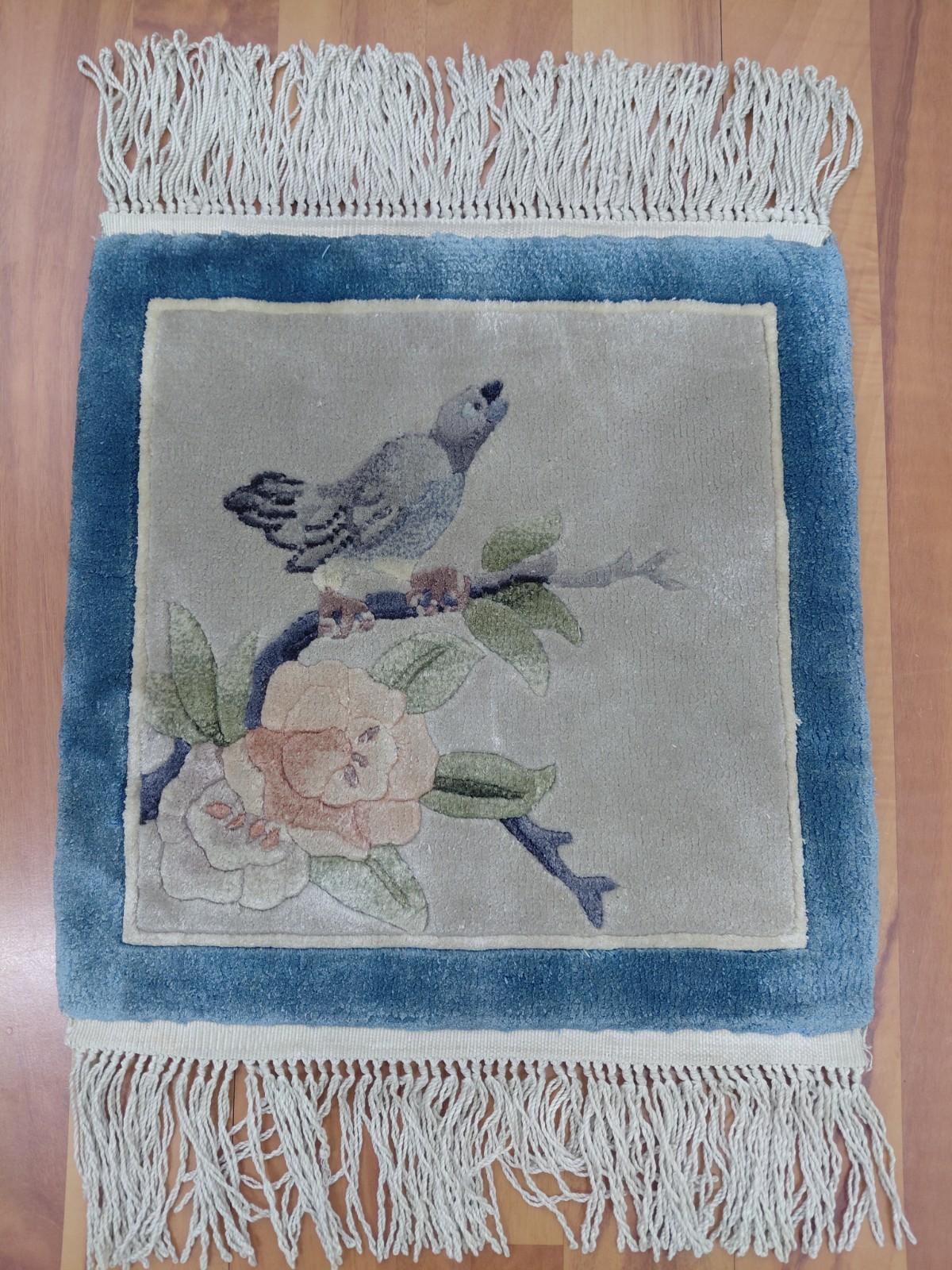 İnterior Design Bird Motif Rug Hand Knotted Bamboo Silk Cushion Rug Table RUG