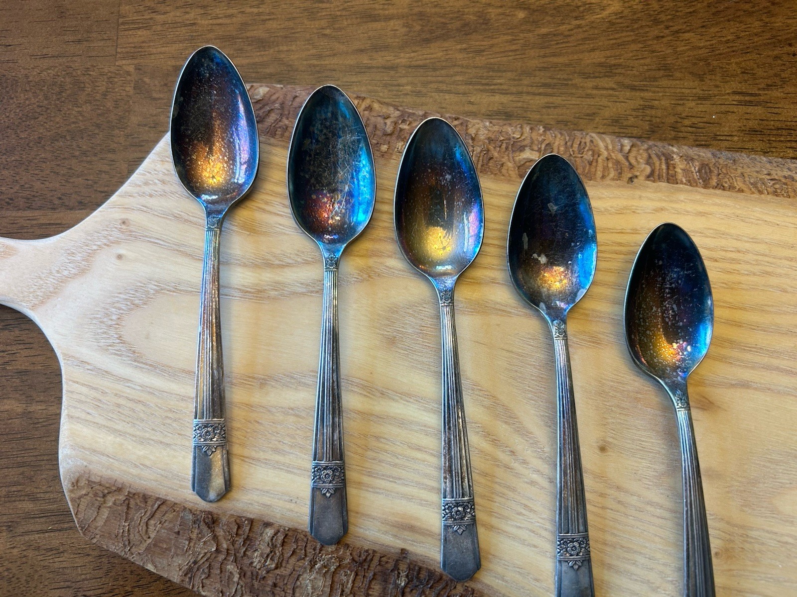 5 Simeon & George Rogers Company. Oneida Silver Rose Silver Plated Teaspoons.