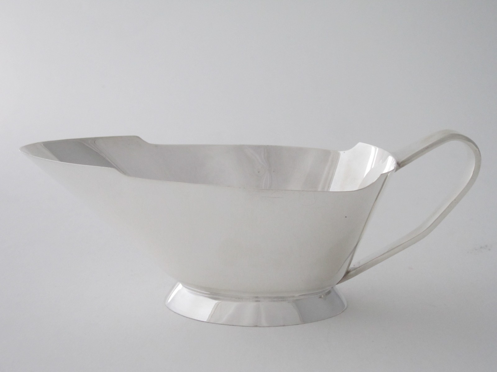 Art Deco Sterling Silver Sauce Boat – 1936 by Henry Atkin (Atkin Brothers)