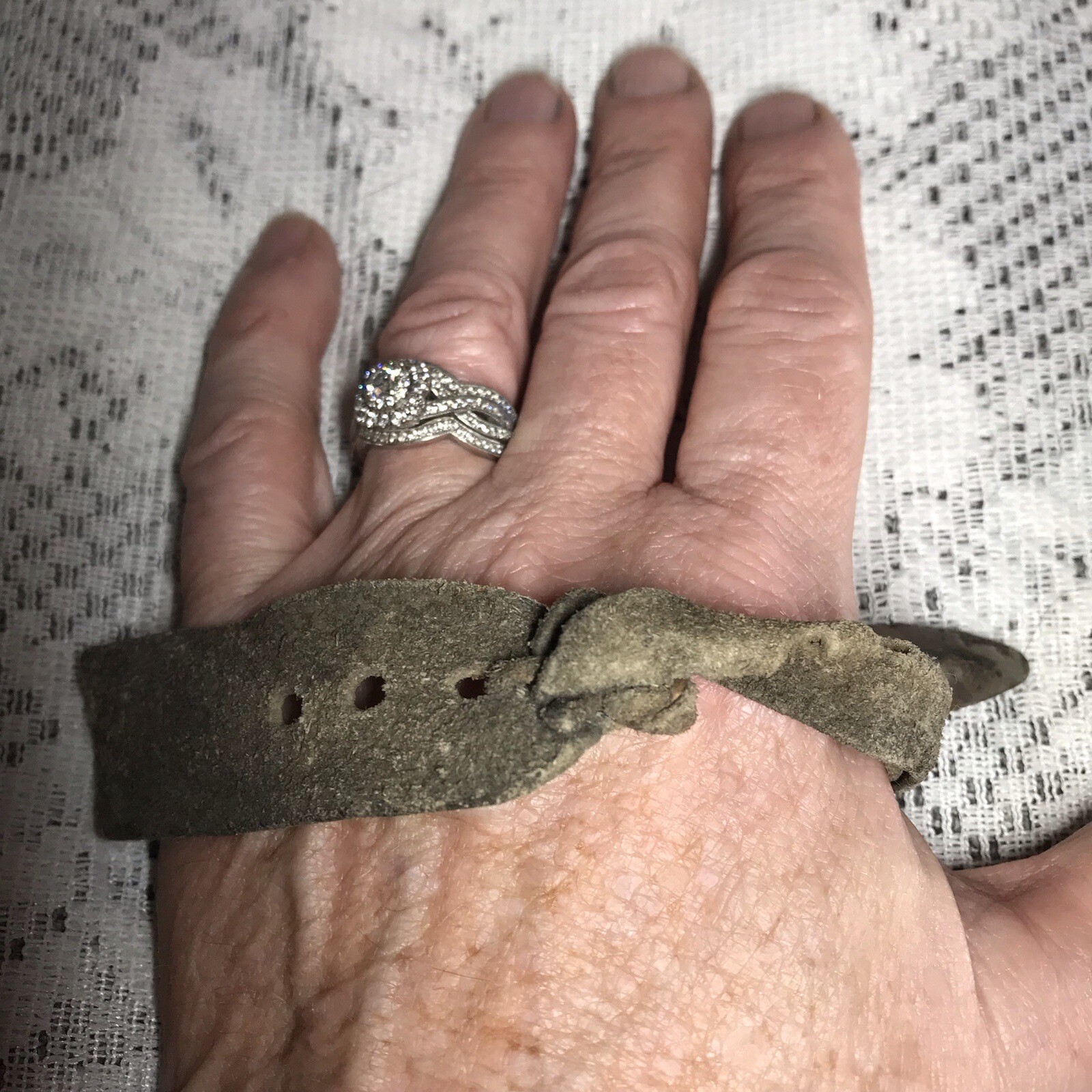 Vtg Antique Primitive Hand Corn Shucker Husker Farm Garden Tool Metal & Leather