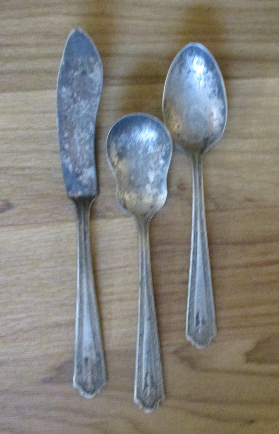 Vintage Majestic Silver Plate Urn & Laurel Butter Spreader Sugar Spoon Teaspoon